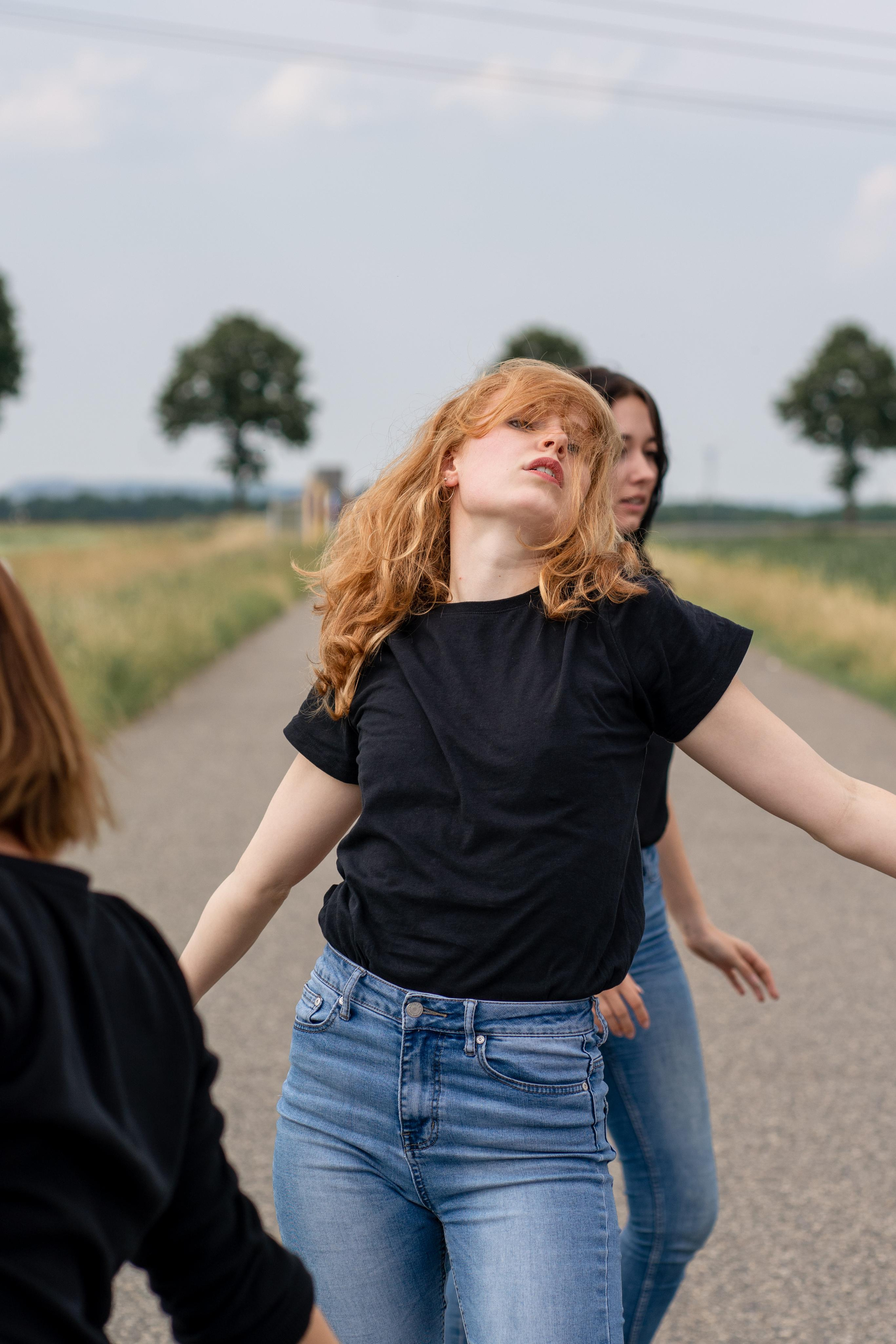 Ballett Releve — Toxic. Photography and bodyart in Cologne — Sylvette Loda