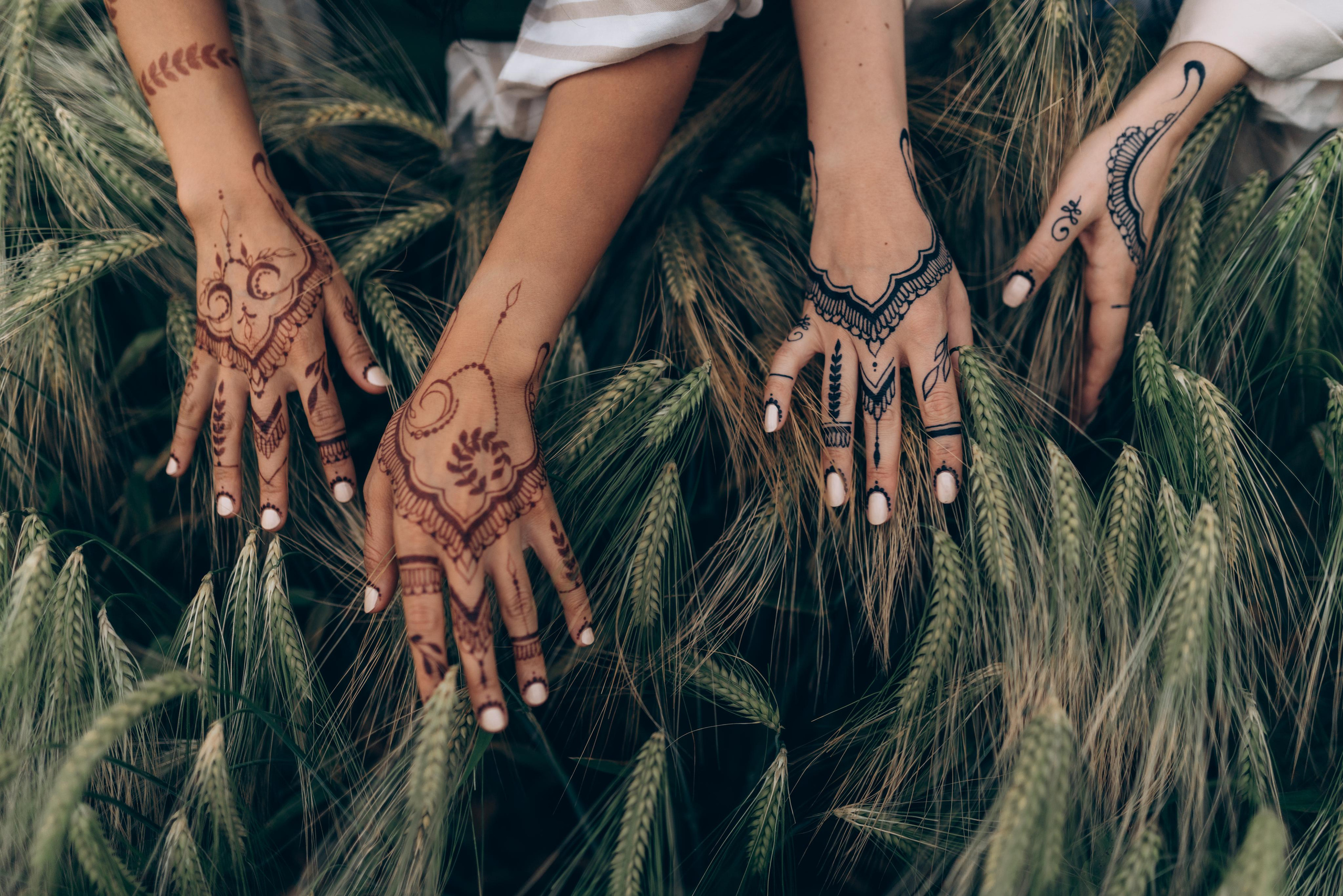Evelyn & Safi — jagua and henna bodyart. Photography and bodyart in Cologne — Sylvette Loda