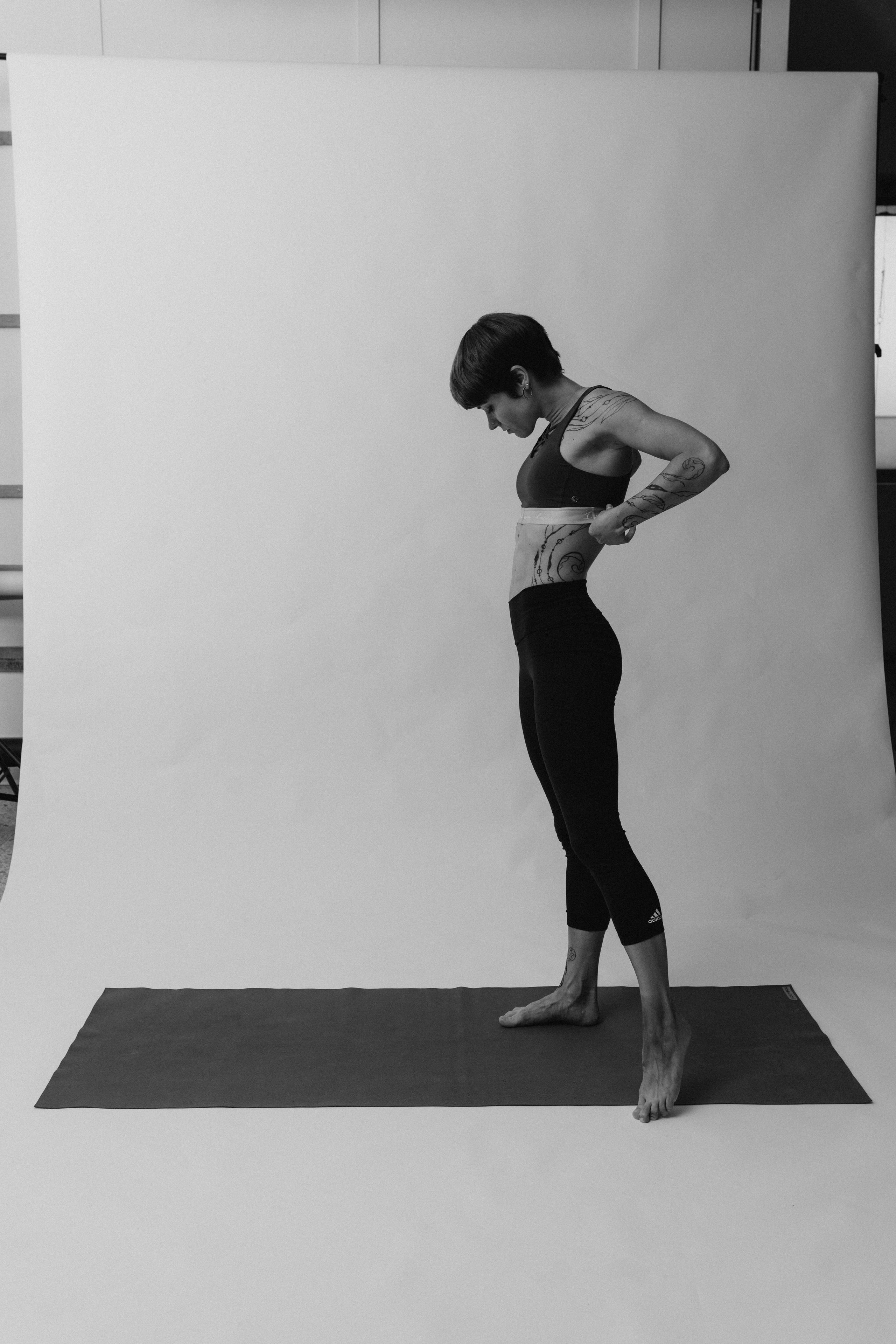 Yoga with Lada — jagua bodyart. Fotografie und Henna Kunst in Köln — Sylvette Loda