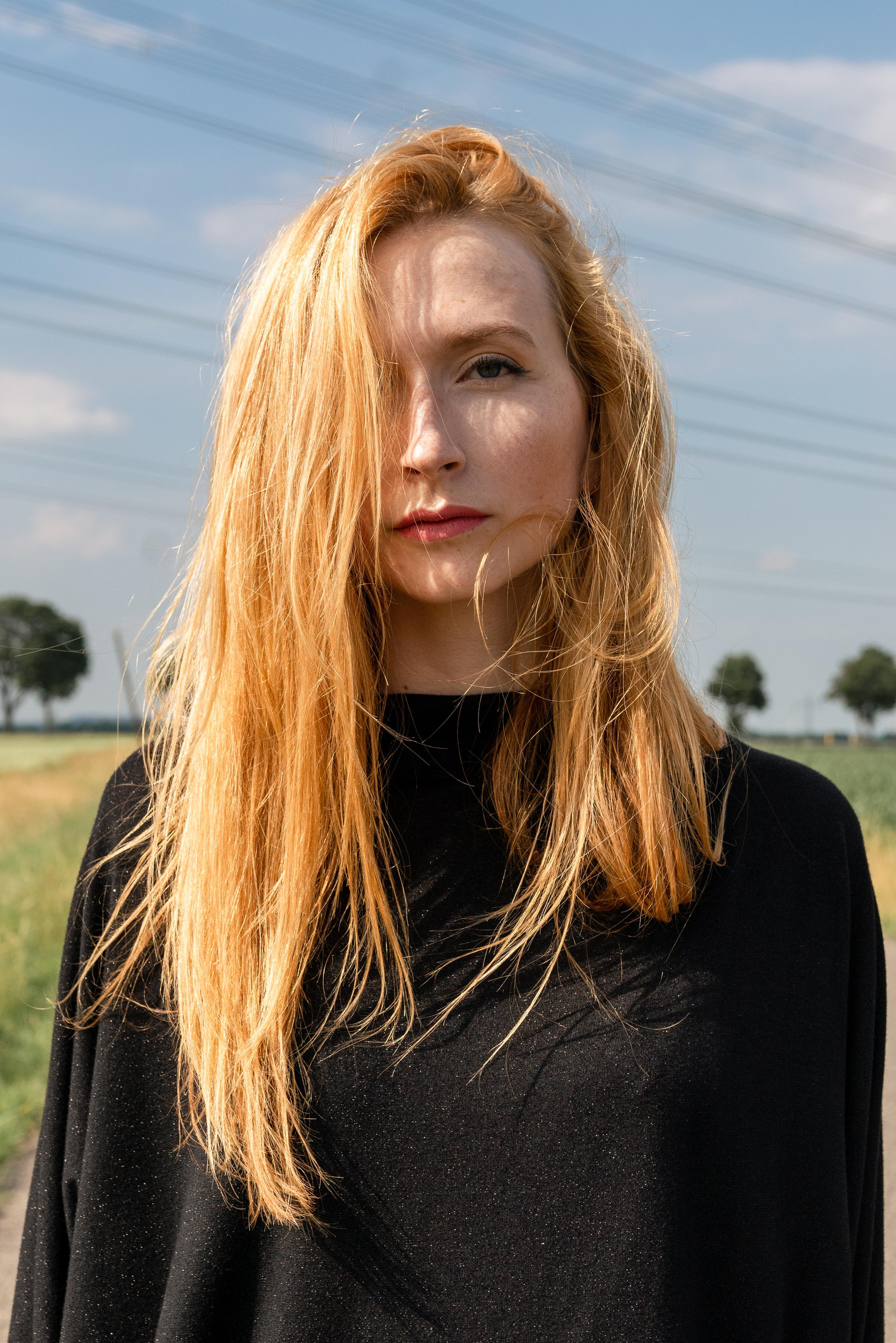 Ballett Releve — Toxic. Photography and bodyart in Cologne — Sylvette Loda