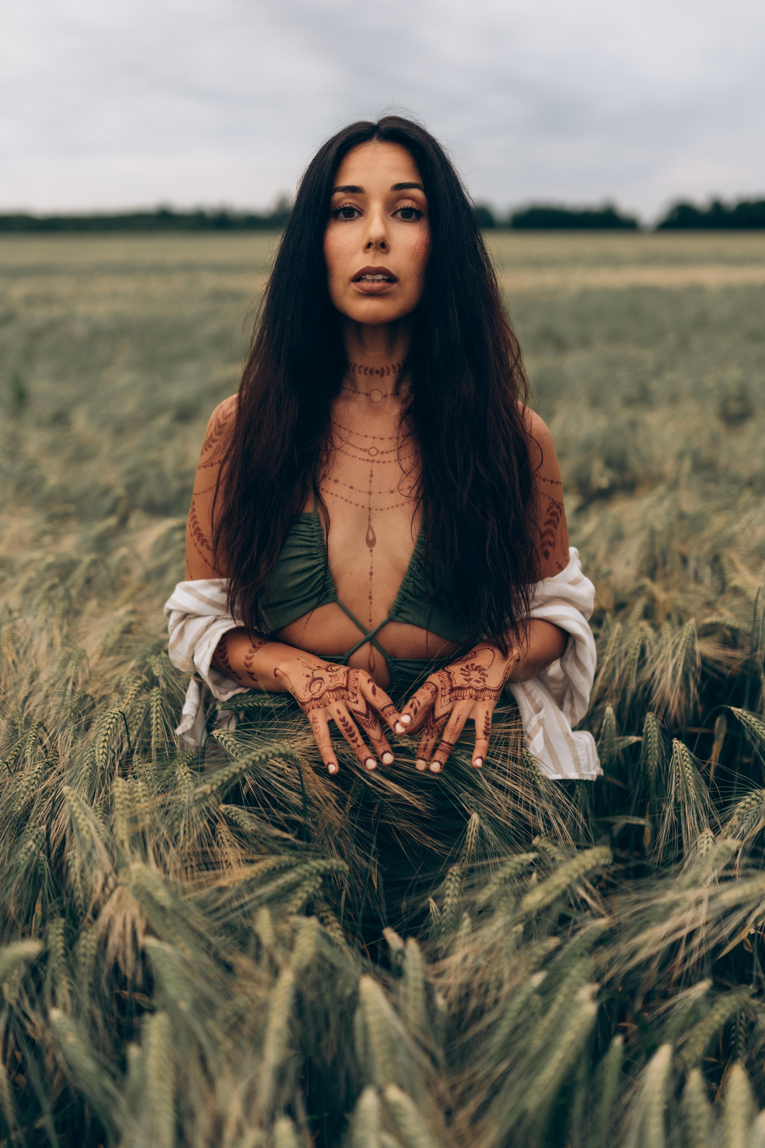 Evelyn & Safi — jagua and henna bodyart. Photography and bodyart in Cologne — Sylvette Loda