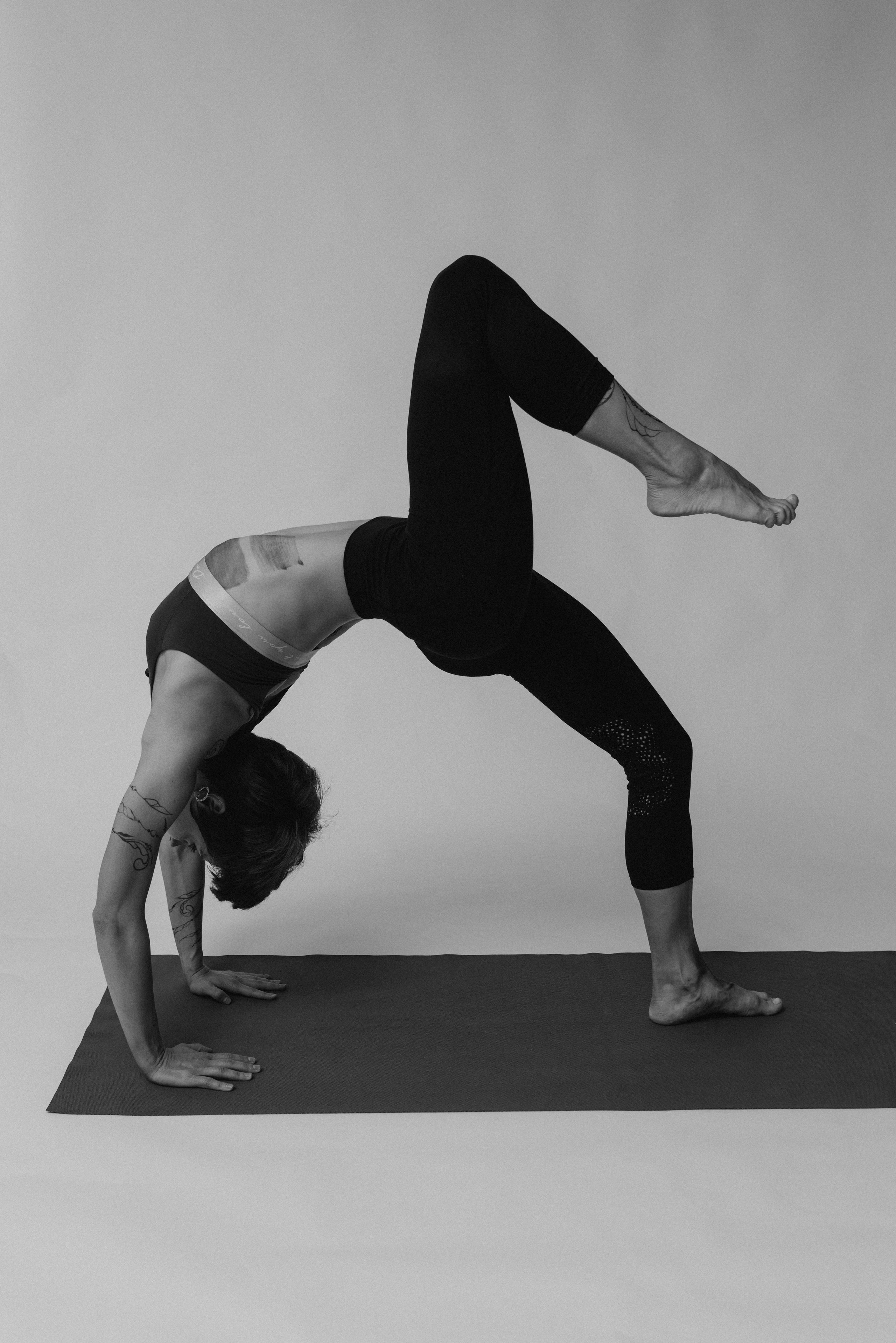 Yoga with Lada — jagua bodyart. Fotografie und Henna Kunst in Köln — Sylvette Loda