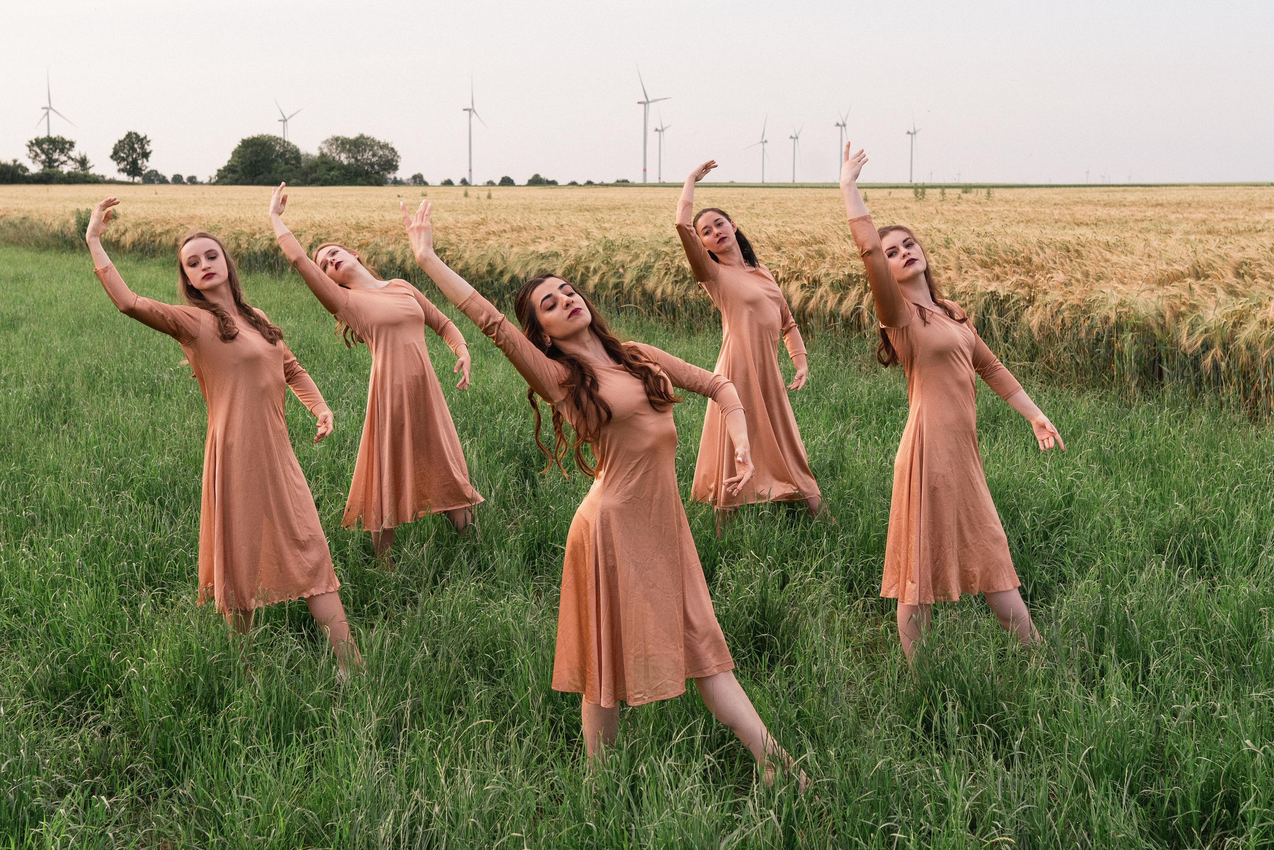 Sunset with Ballett Releve. Fotografie und Henna Kunst in Köln — Sylvette Loda