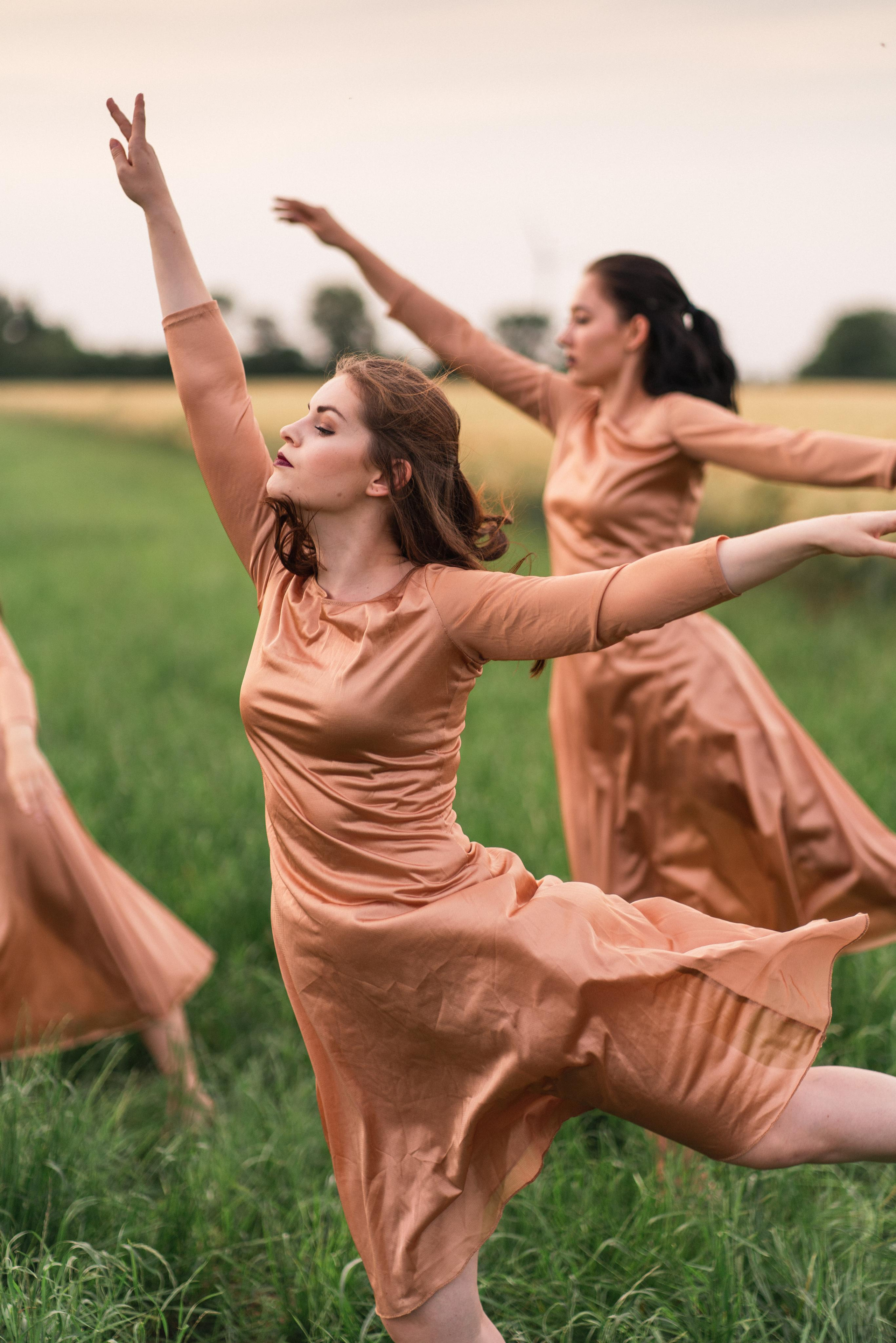 Sunset with Ballett Releve. Fotografie und Henna Kunst in Köln — Sylvette Loda