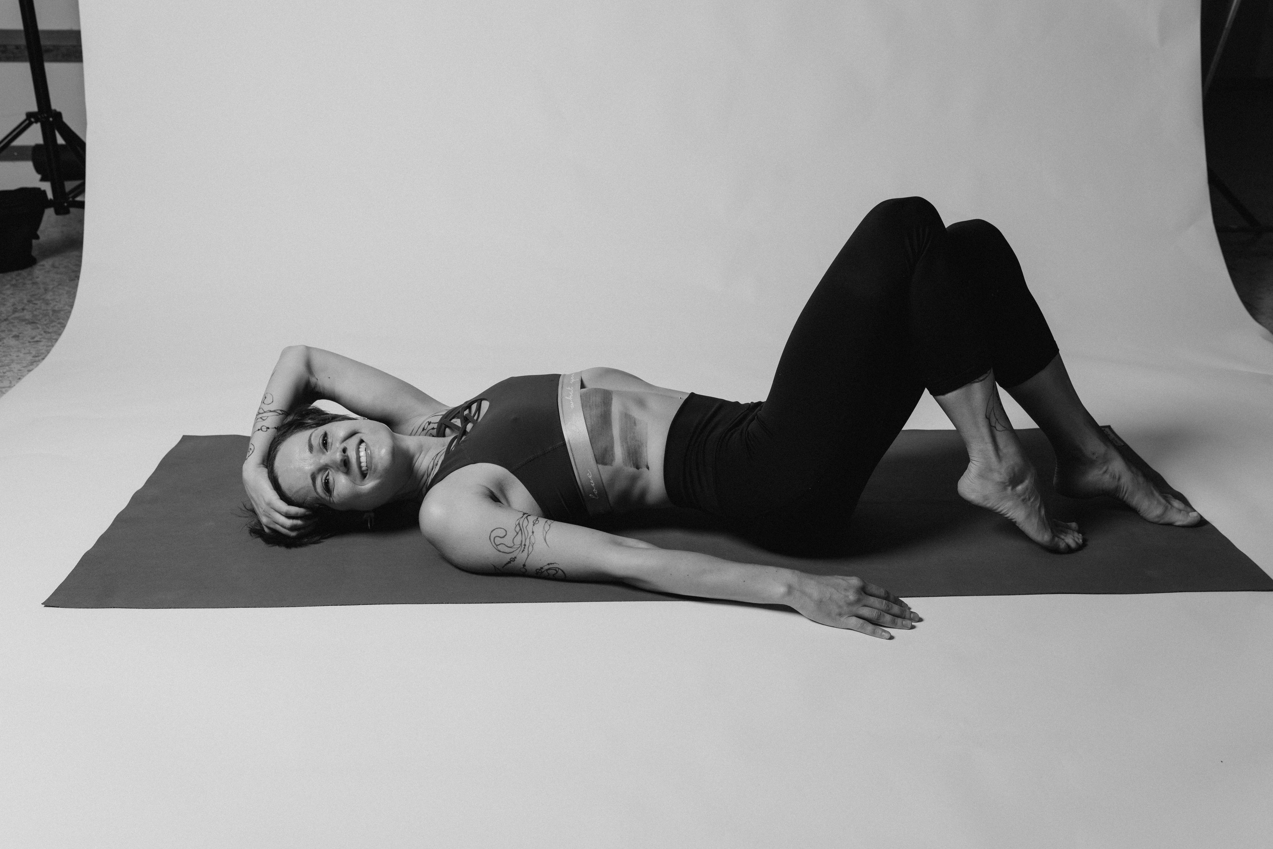 Yoga with Lada — jagua bodyart. Fotografie und Henna Kunst in Köln — Sylvette Loda