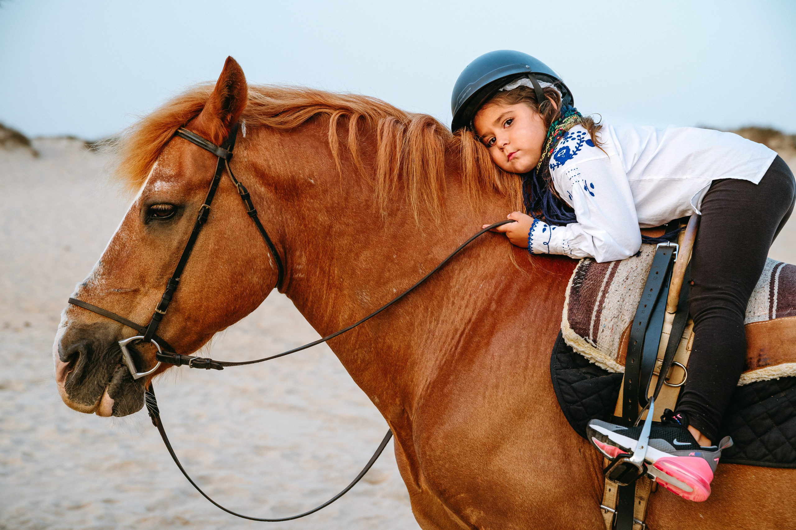 Marlene & Tiago com filhos. Passeios a Cavalo na Praia Peniche | Eco Salgados Agroturismo