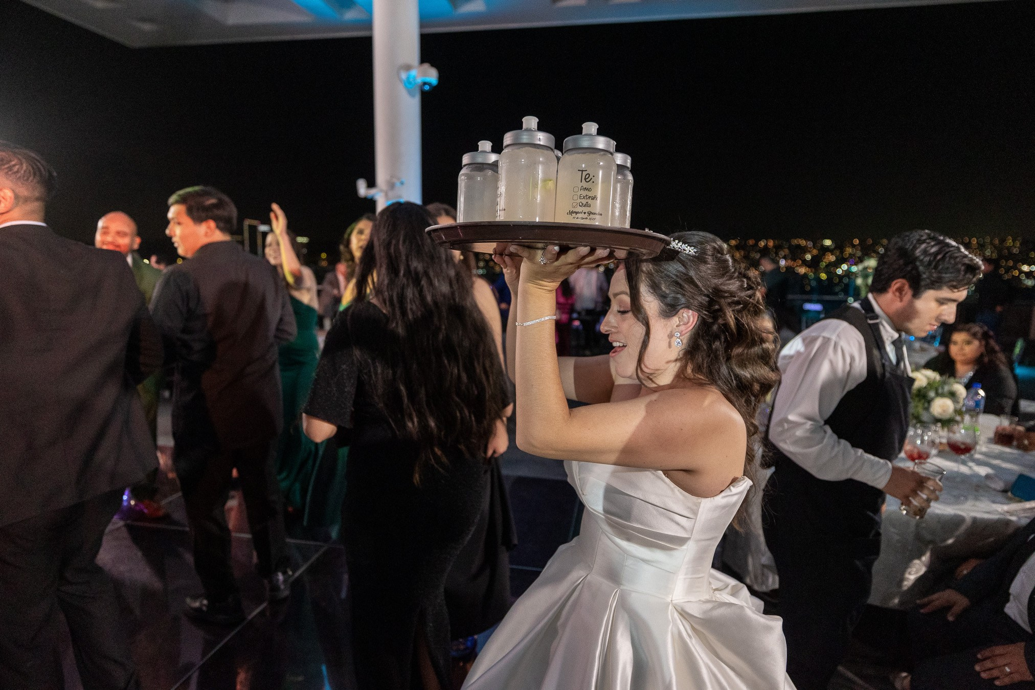 Torre Cosmopolitan Boda Tijuana Marysol y Brandon. Estudio de fotografia en Tijuana