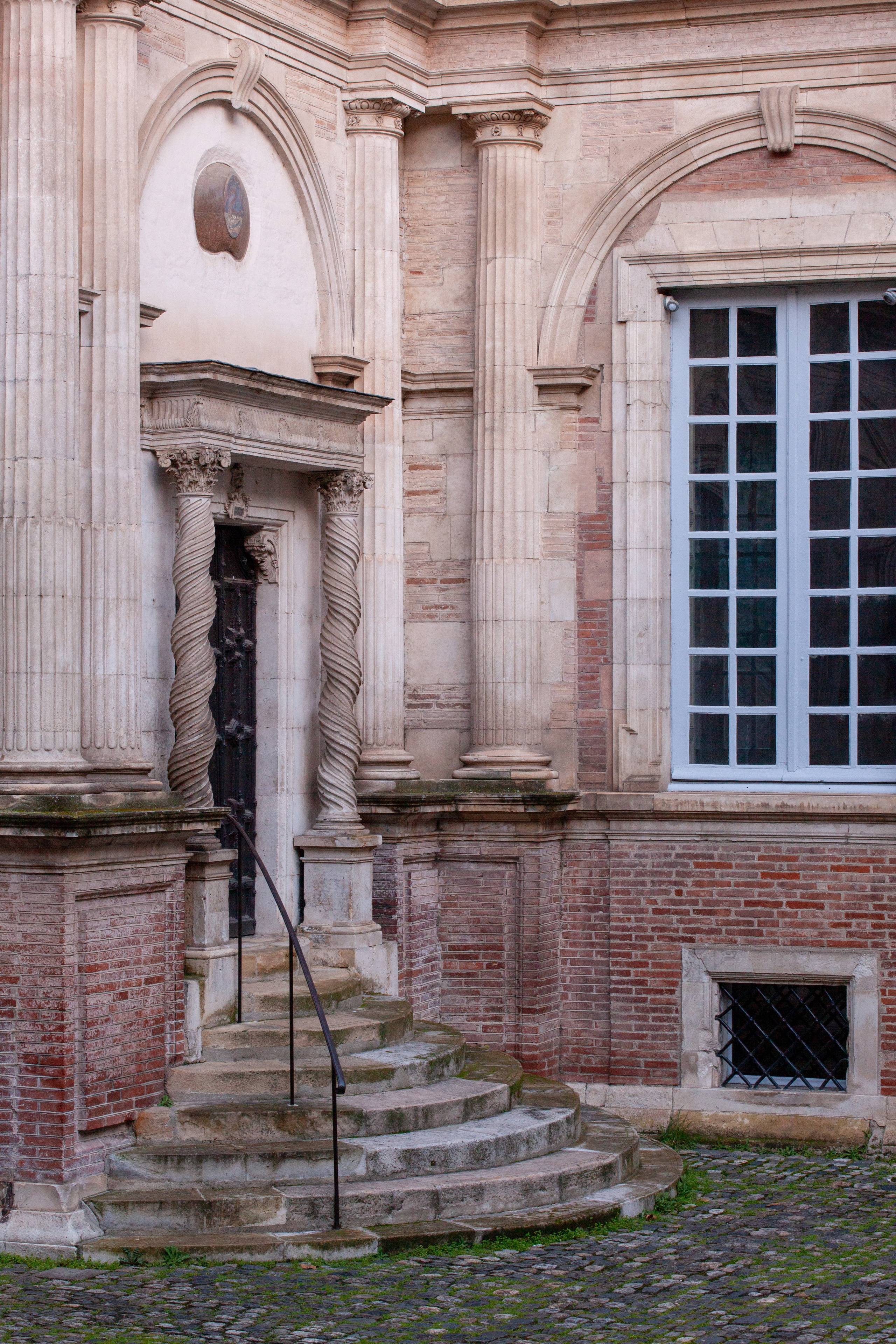 Toulouse. Eugenie Smirnova — wedding, corporate and lifestyle photographer in Toulouse and Southwest France