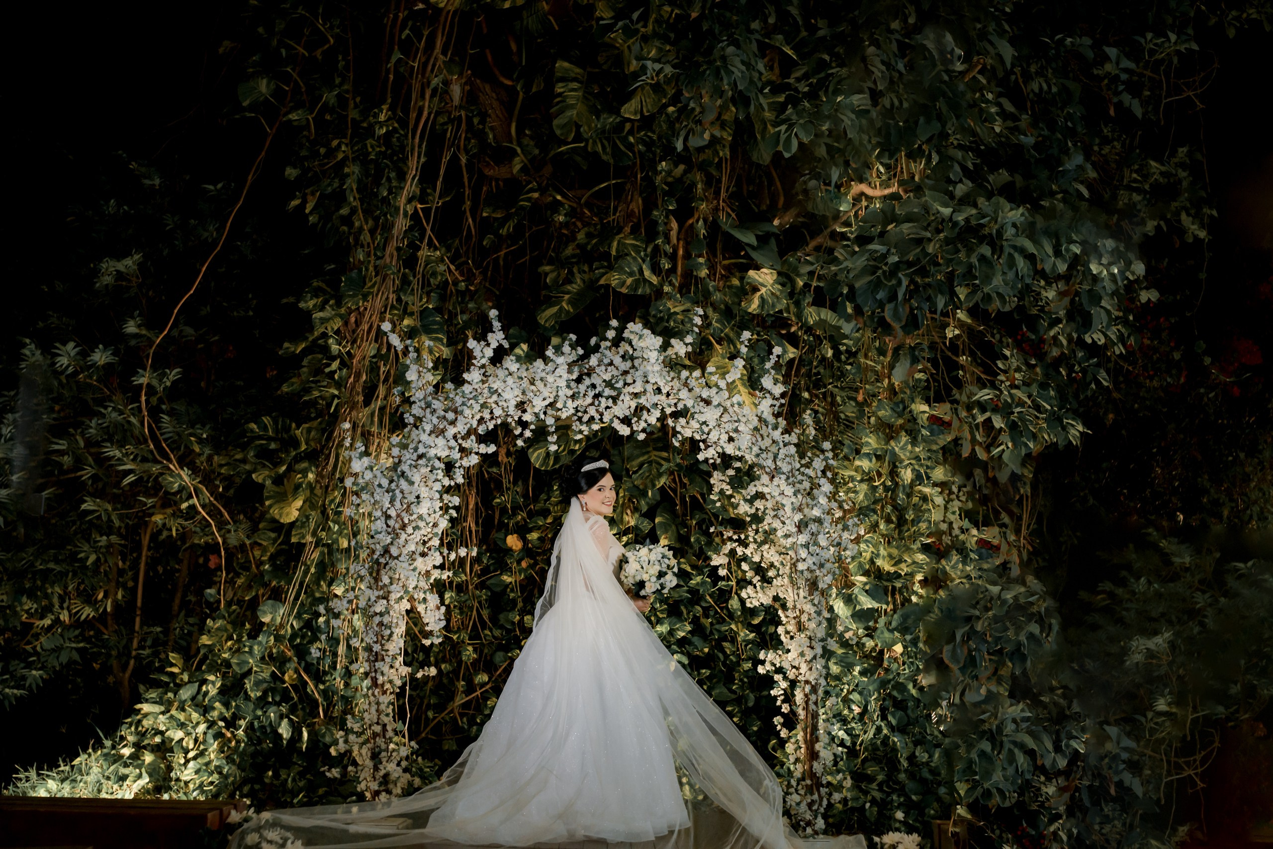 a noiva e seu vestido branco