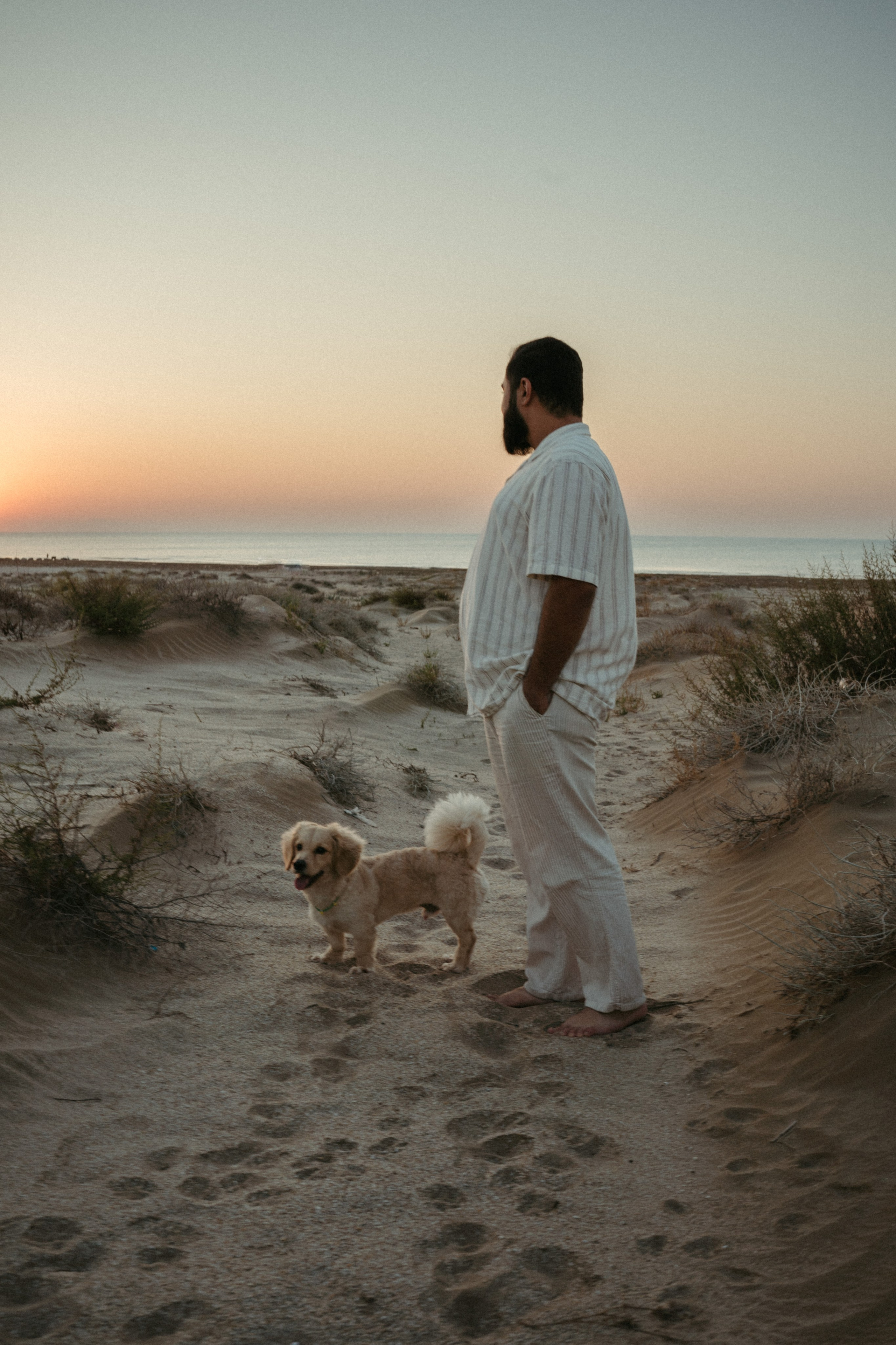 Expecting Javad. Family photographer in Saudi Arabia