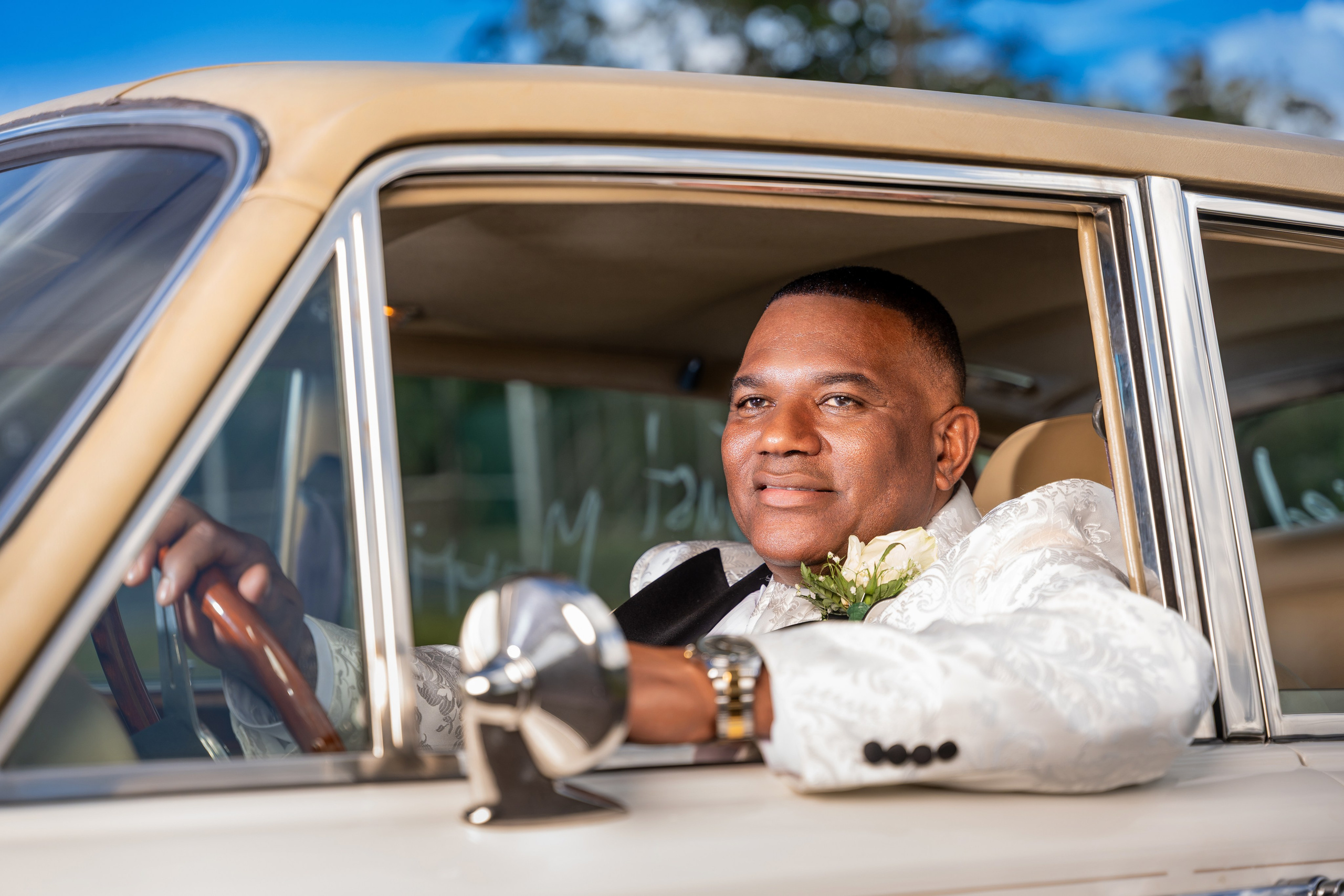 Luminous Entertainment Ja