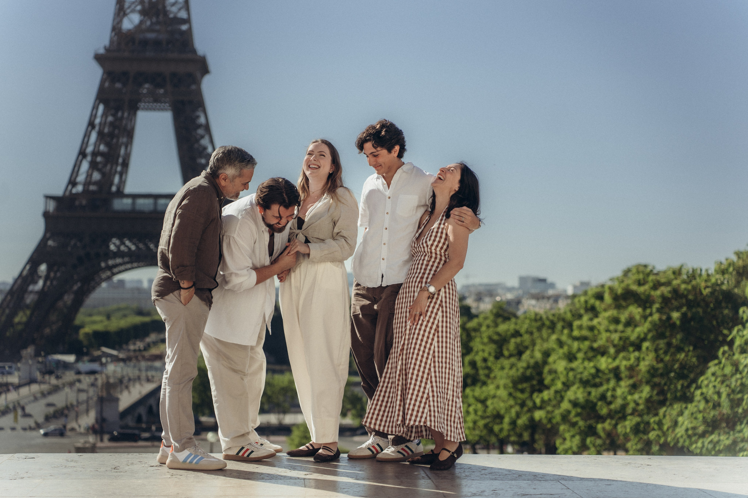 Tous réunis. Photographe à Paris — portraits et mariages | Olia Sheb