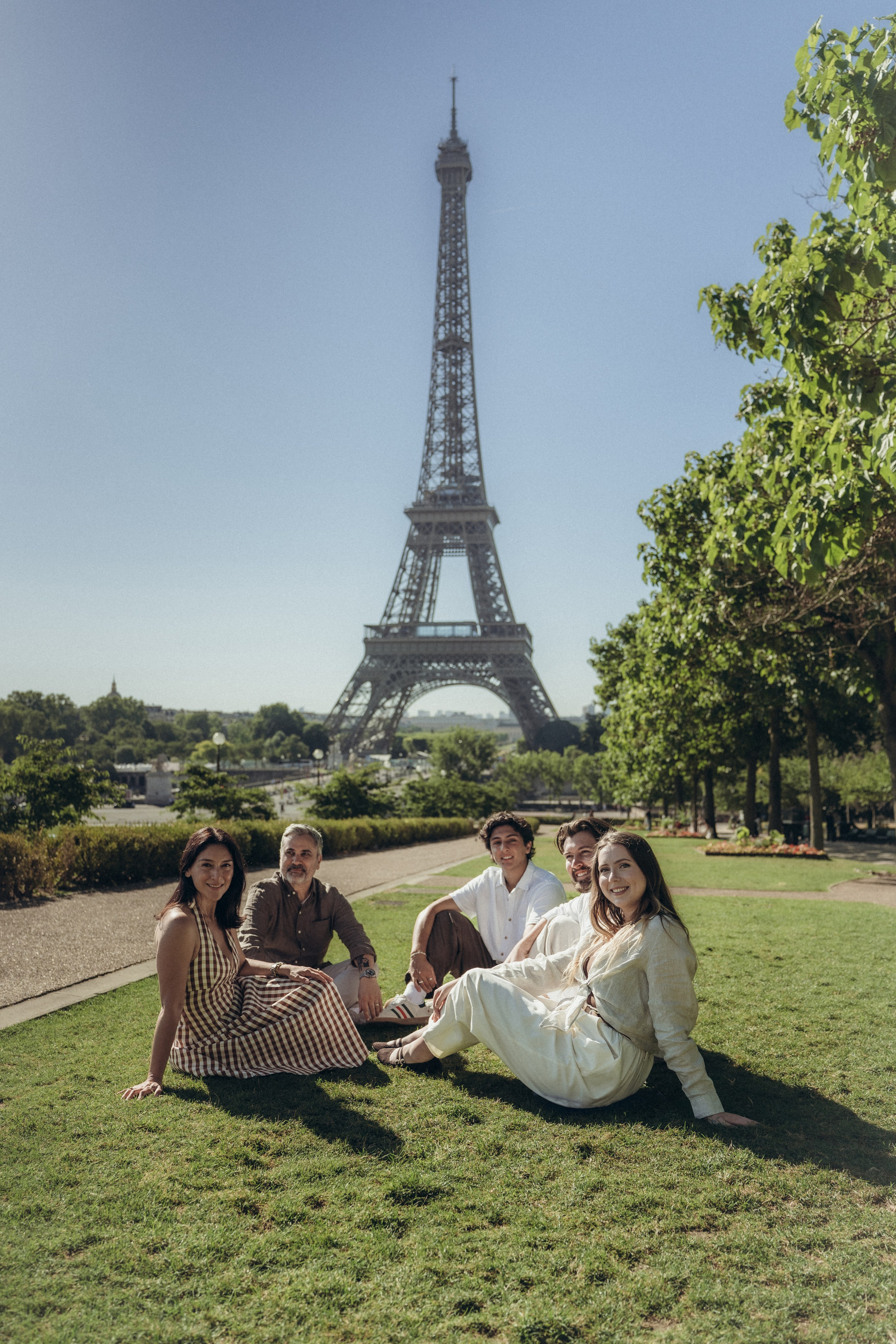 Tous réunis. Photographe à Paris — portraits et mariages | Olia Sheb