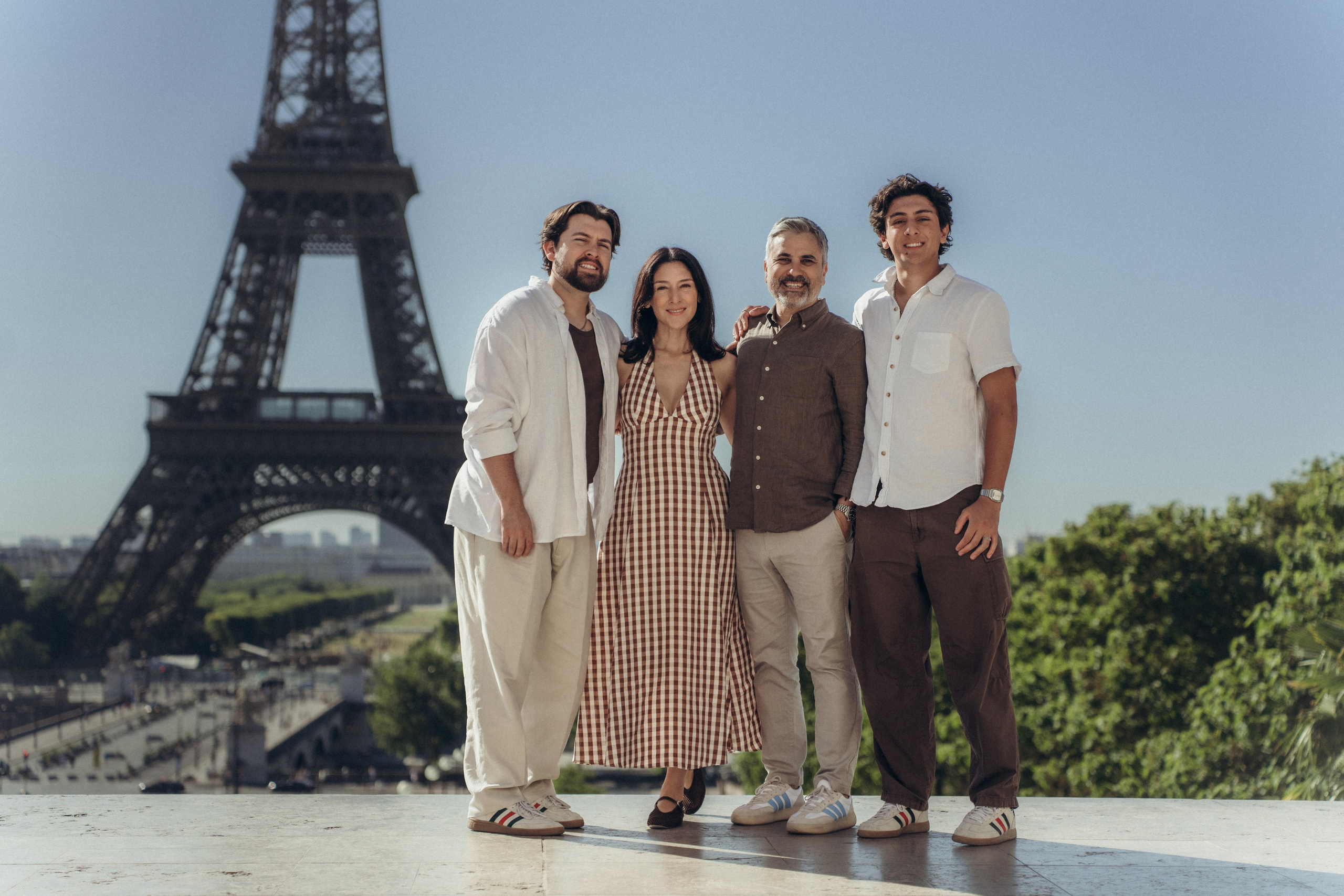 Tous réunis. Photographe à Paris — portraits et mariages | Olia Sheb