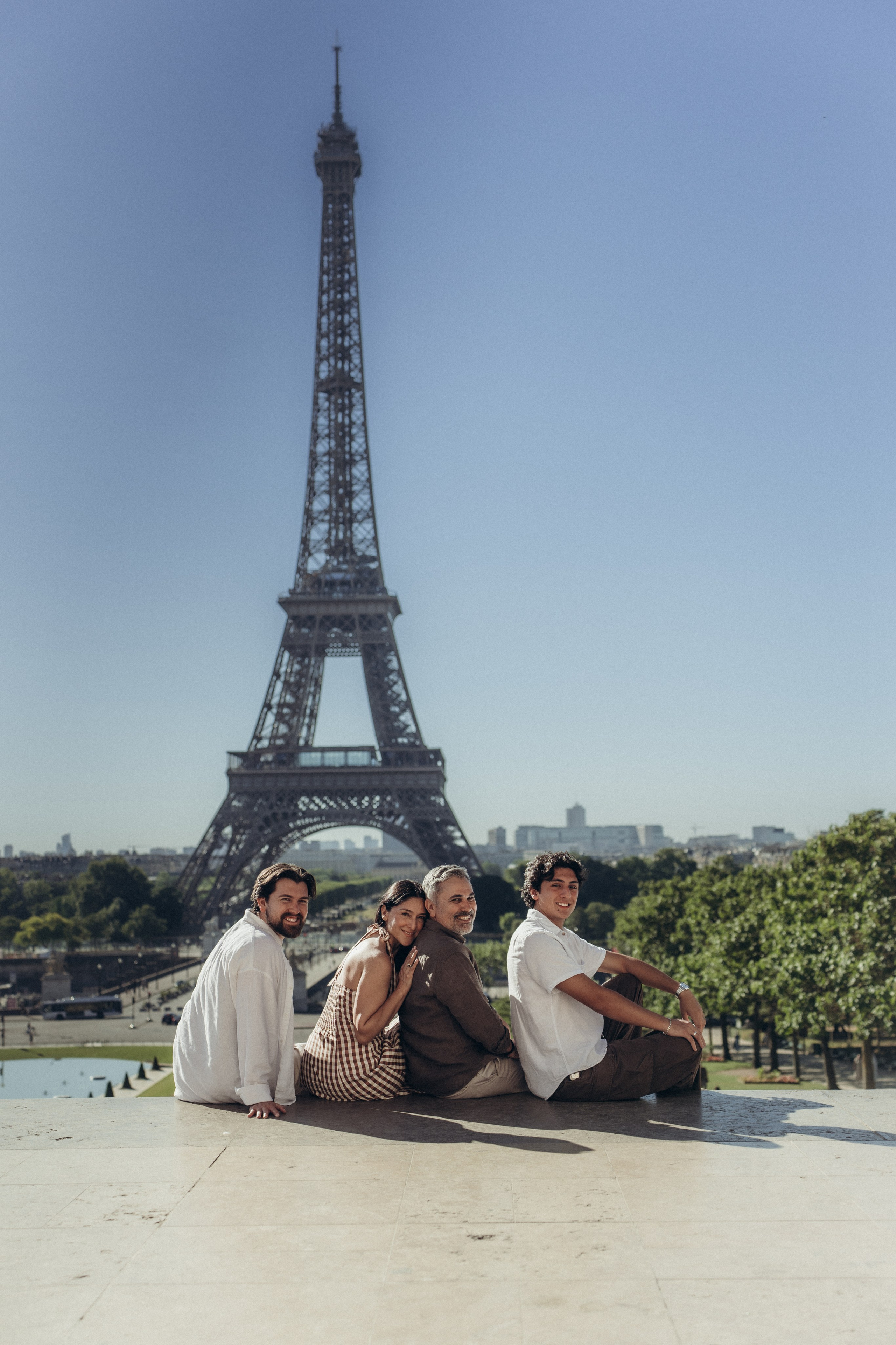 Tous réunis. Photographe à Paris — portraits et mariages | Olia Sheb
