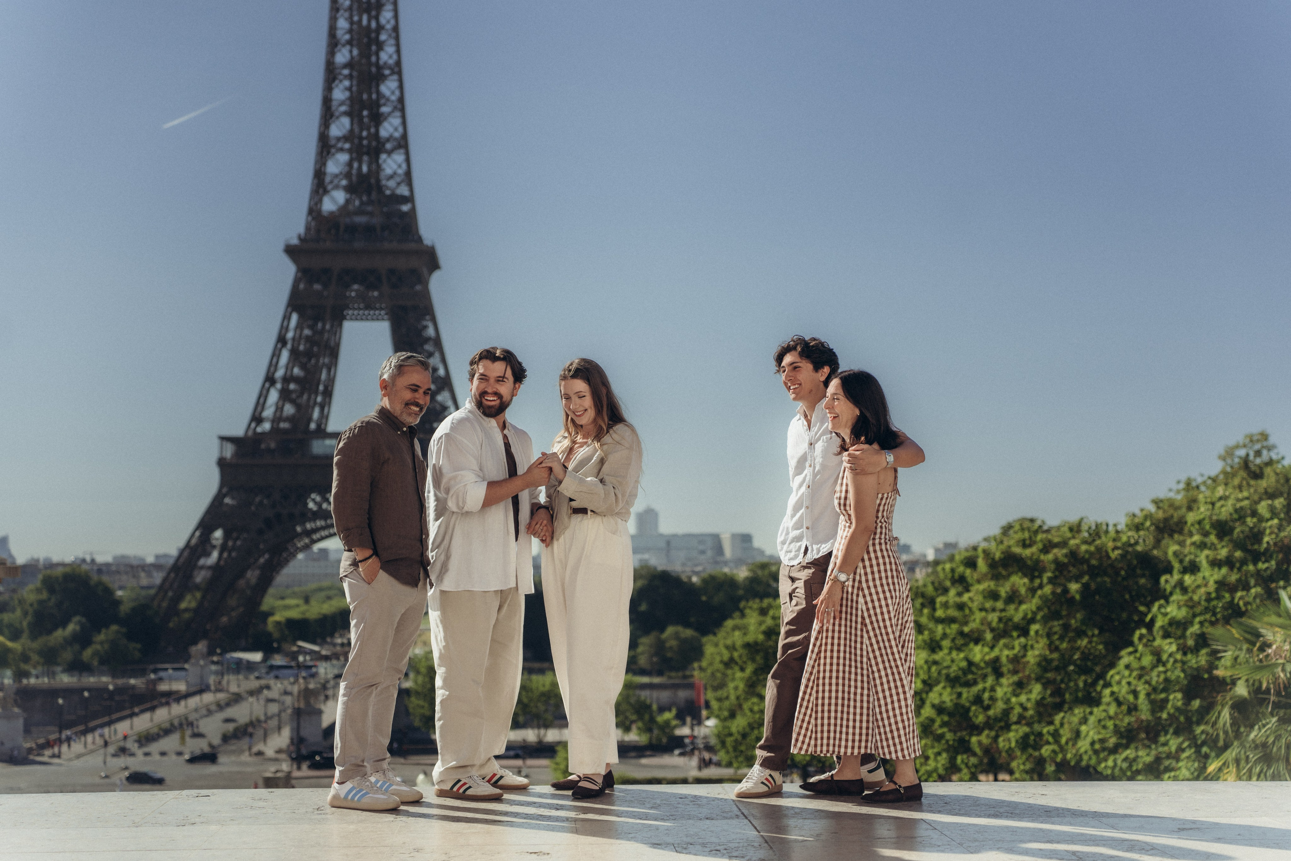 Tous réunis. Photographe à Paris — portraits et mariages | Olia Sheb