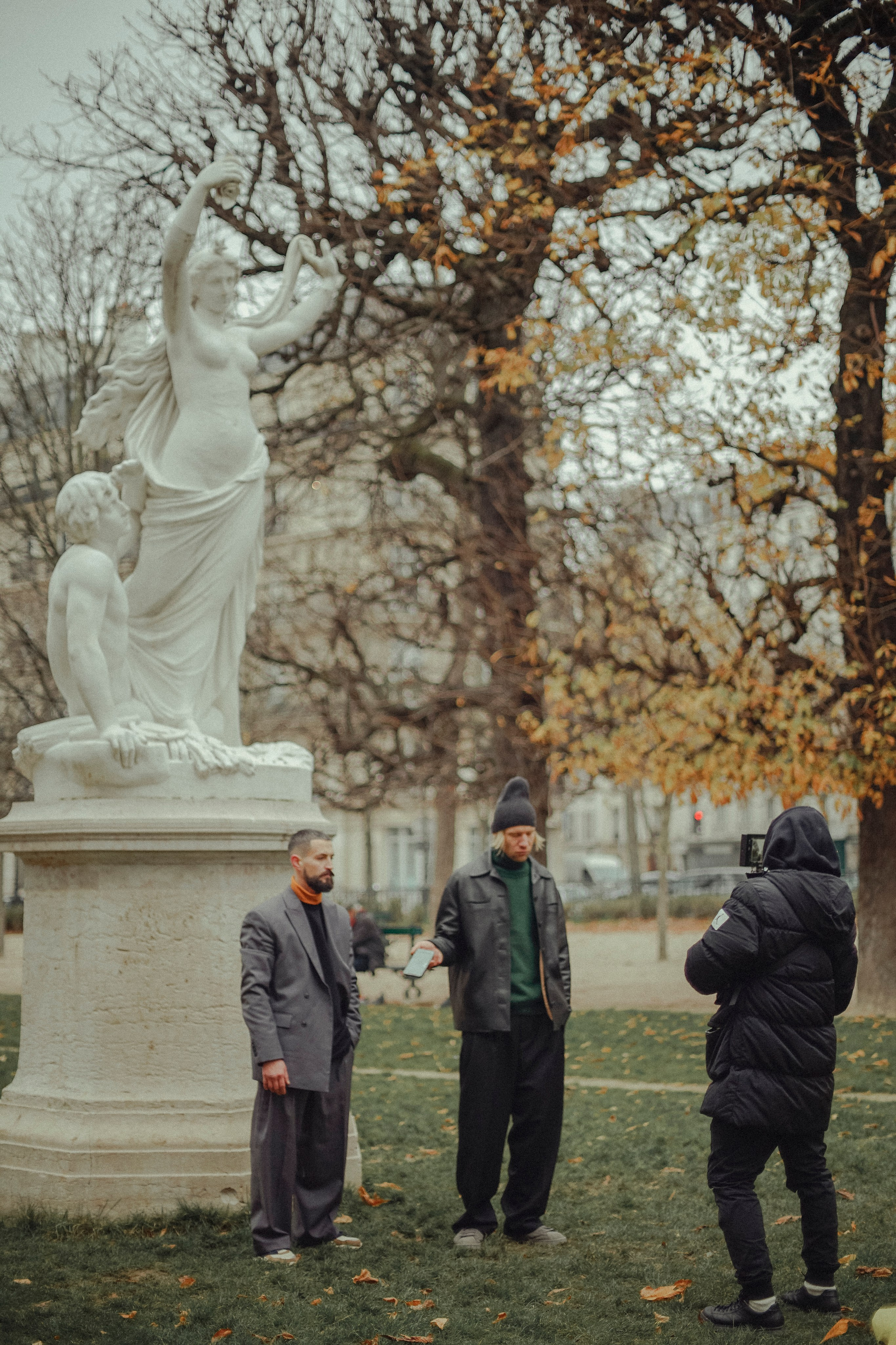 Tournage Ivan Dorn & Essoh. Photographe à Paris — portraits et mariages | Olia Sheb