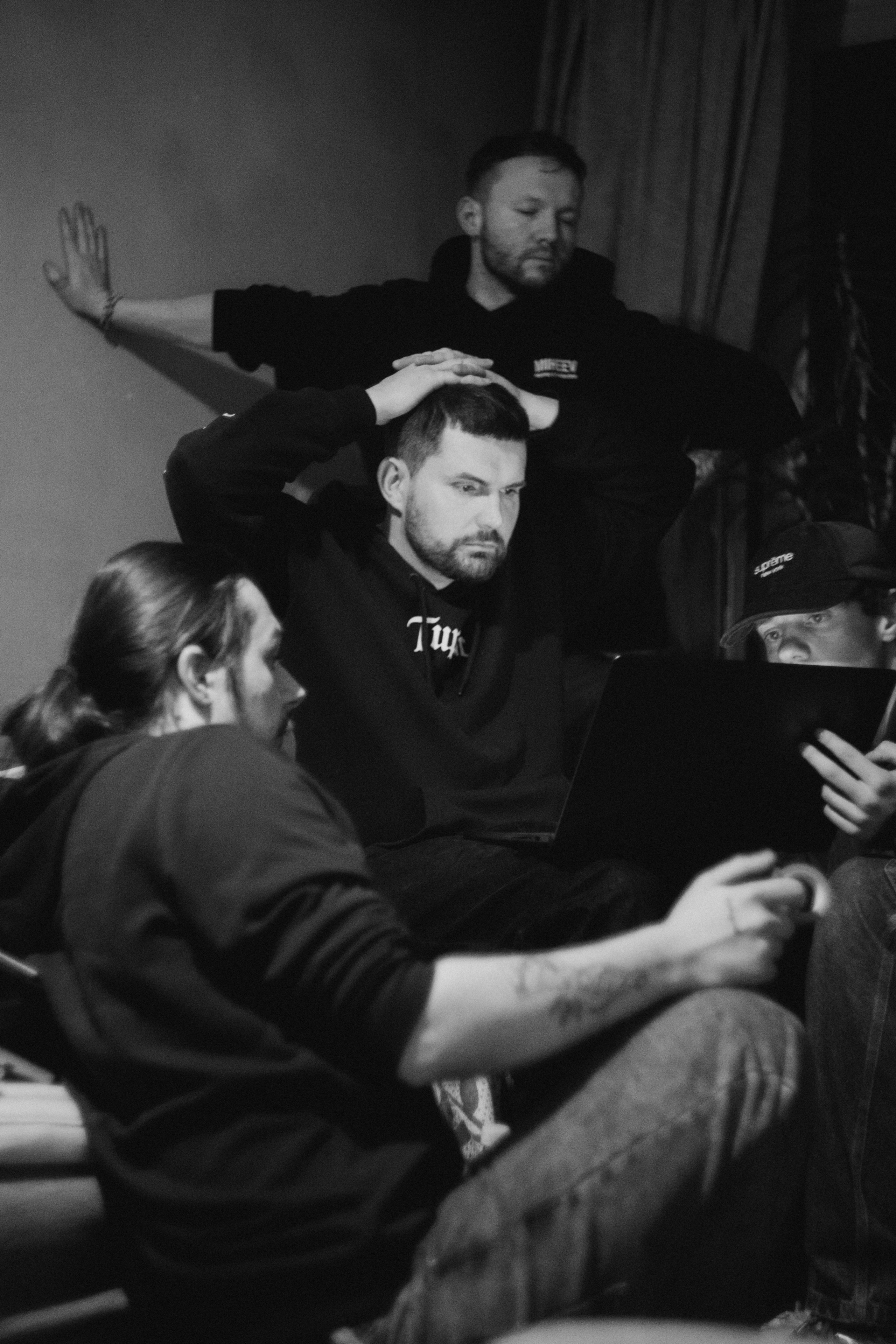 Tournage Noize MC. Photographe à Paris — portraits et mariages | Olia Sheb