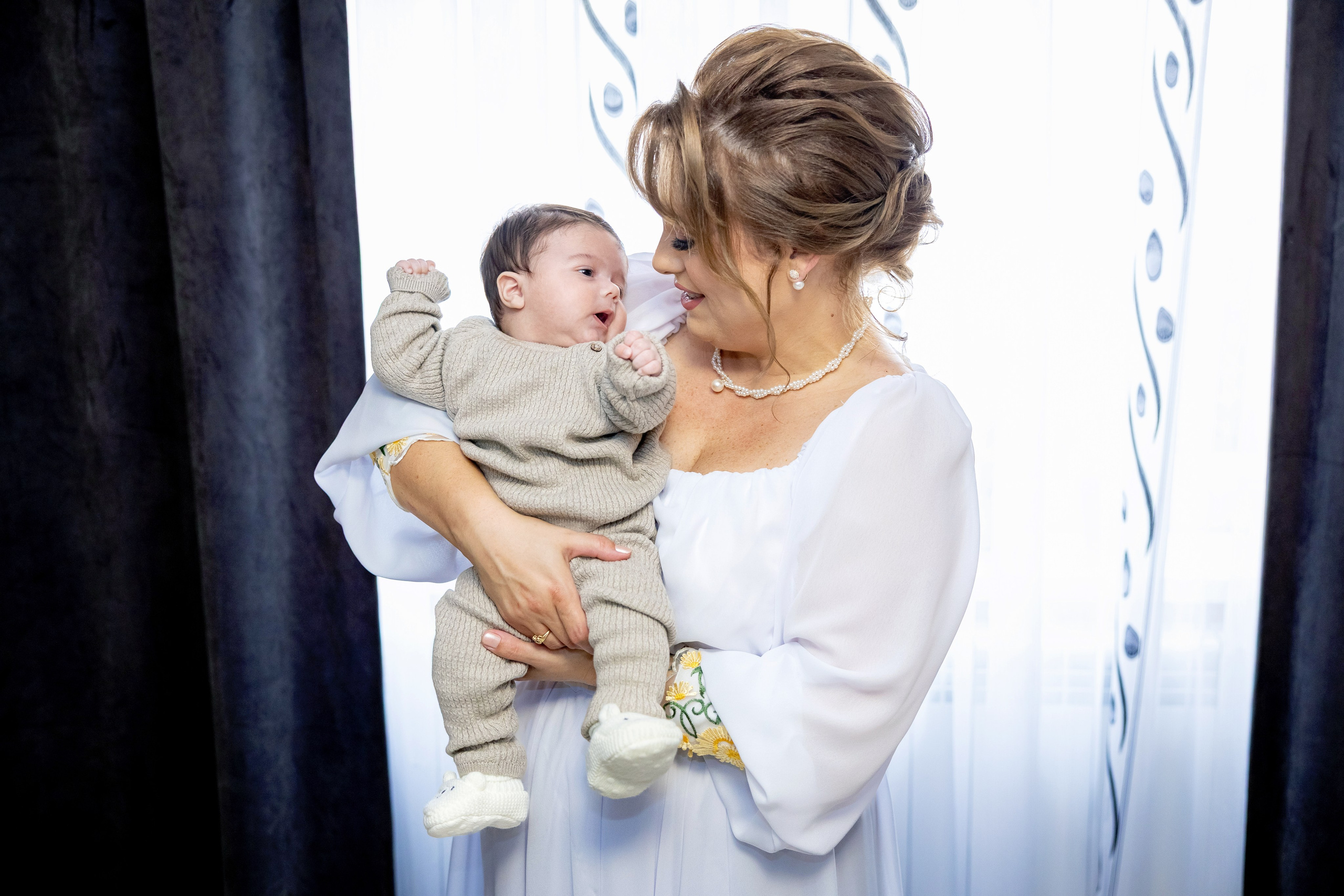 Andrei Sebastian. Moments By Gub