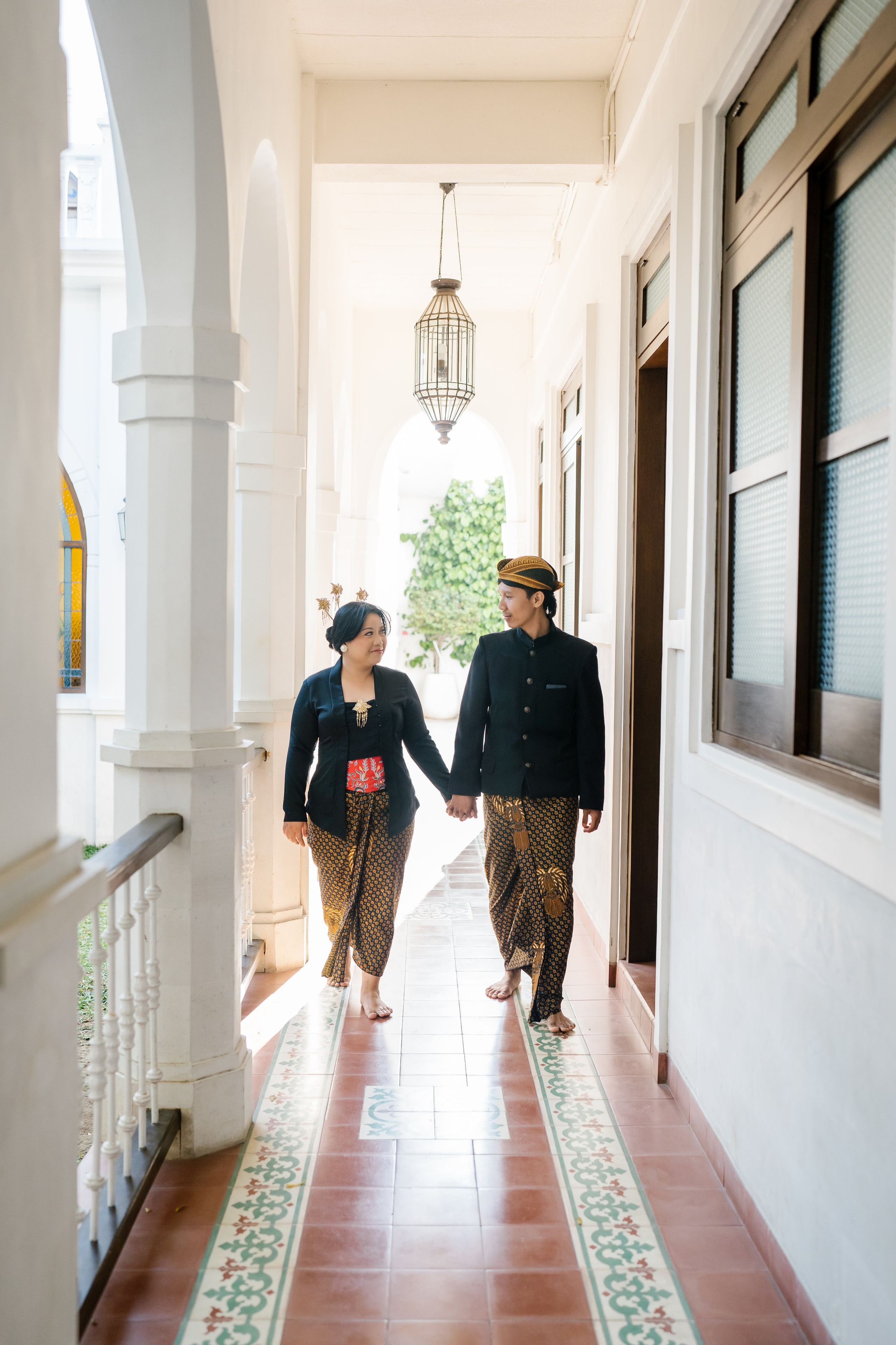 Prewedding Photo Shoot with Javanese style. Female Photographer in Bali