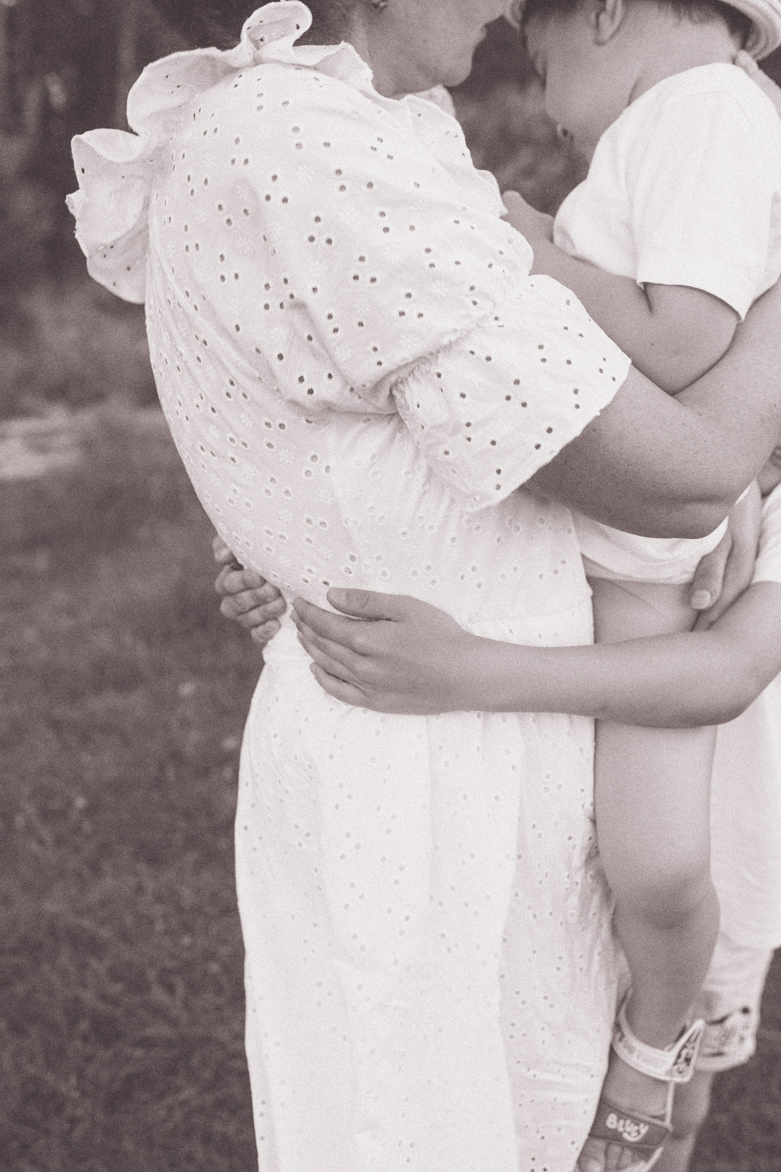 Mother Earth: Proiect de Fotografie Maternitate | Mădălina Beda. Madalina Beda- Artist vizual, fotograf, doula la nastere, consultant babywearing Brasov si in toata tara