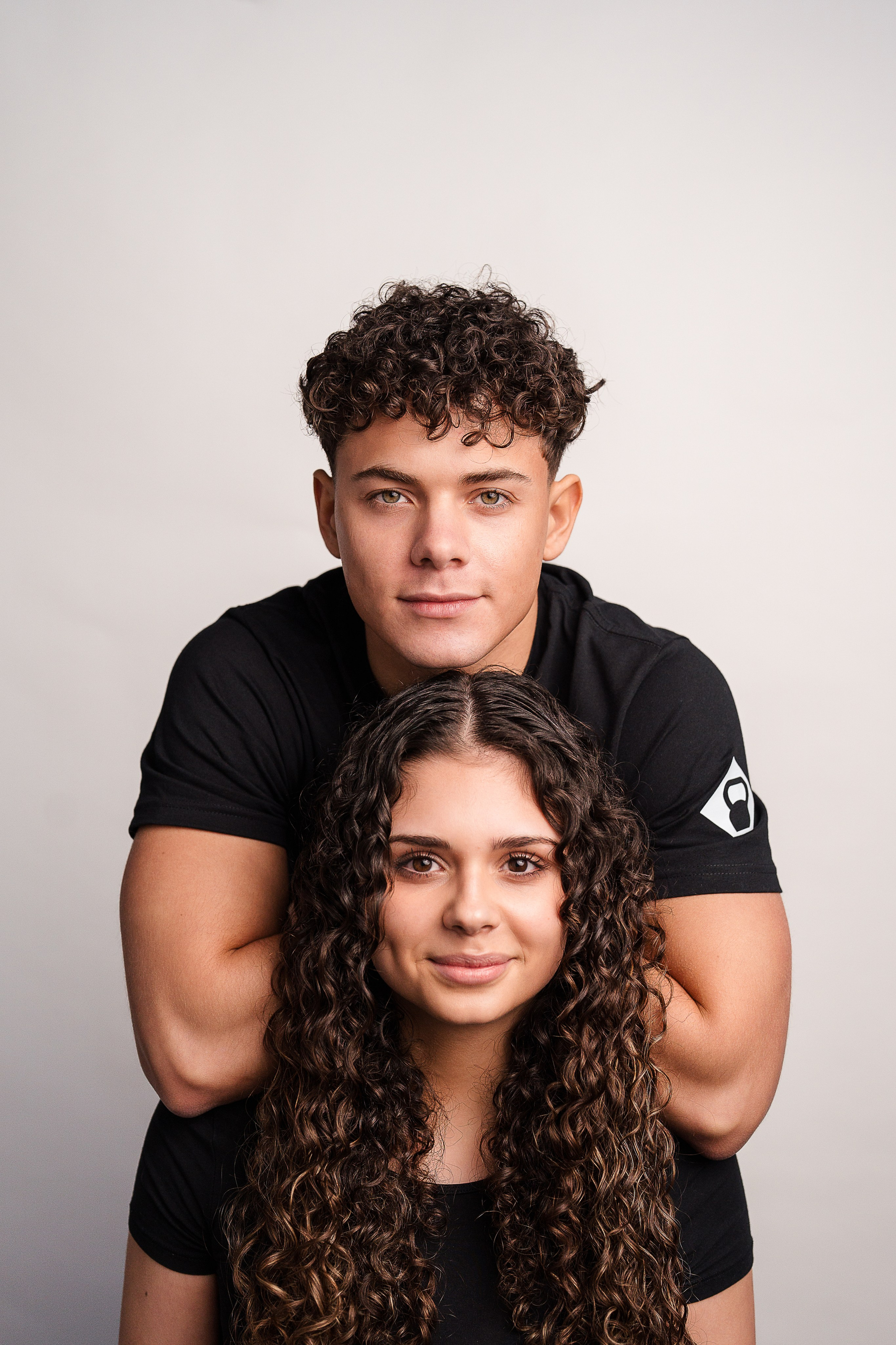 Amina Yassin. Familien, Portrait und Konzeptualfotografie in Genf, Schweiz