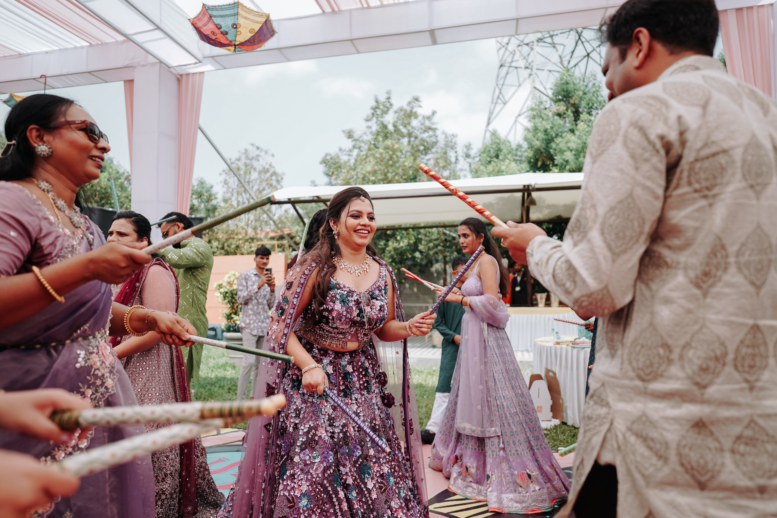 HALDI & MEHANDI. Wedding photographer Stalen Robert