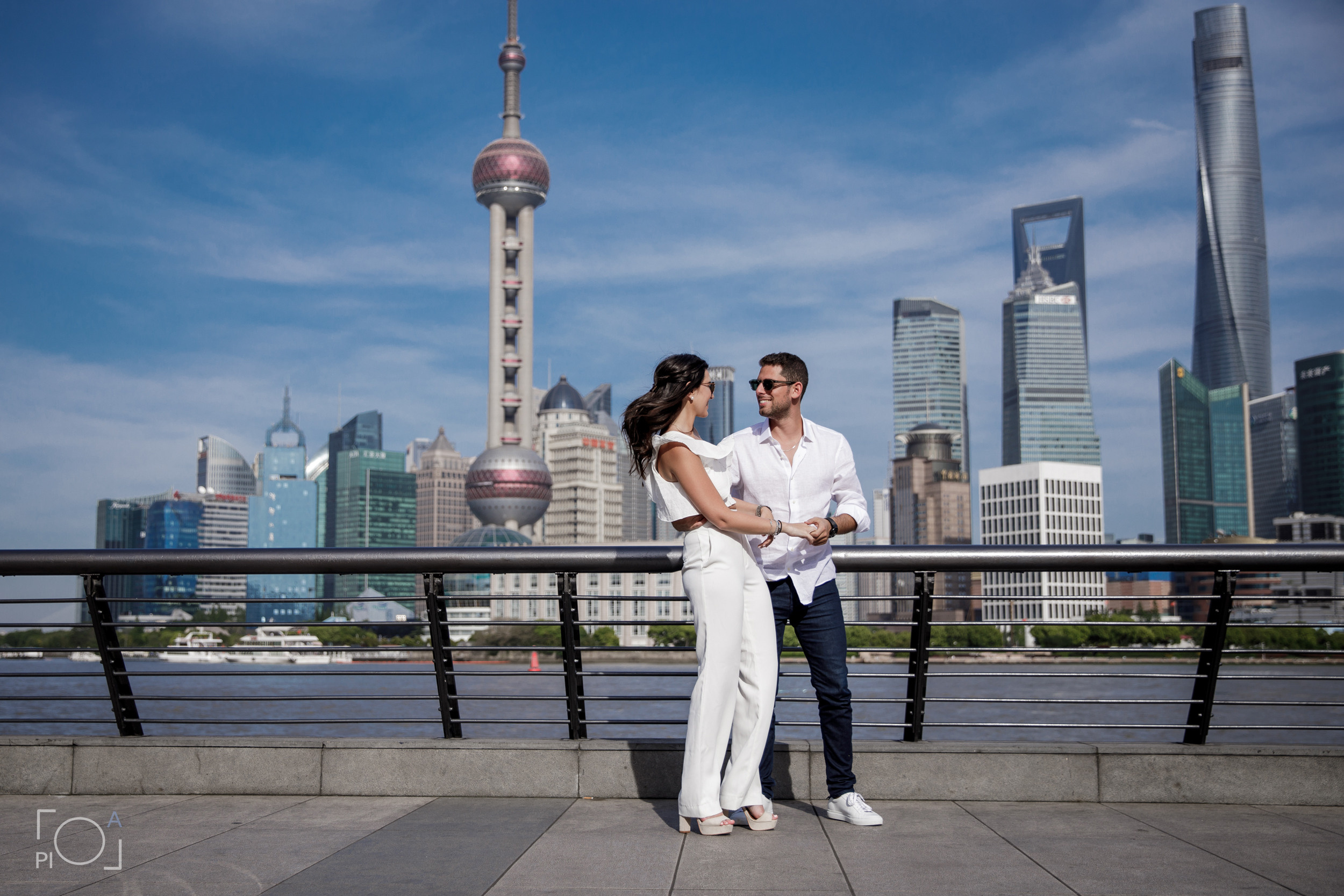 Романтическая прогулка: Фотосессия Бен и Лиор в двух знаковых местах Ш. Фотограф в Шанхае — Лола Пидлуская