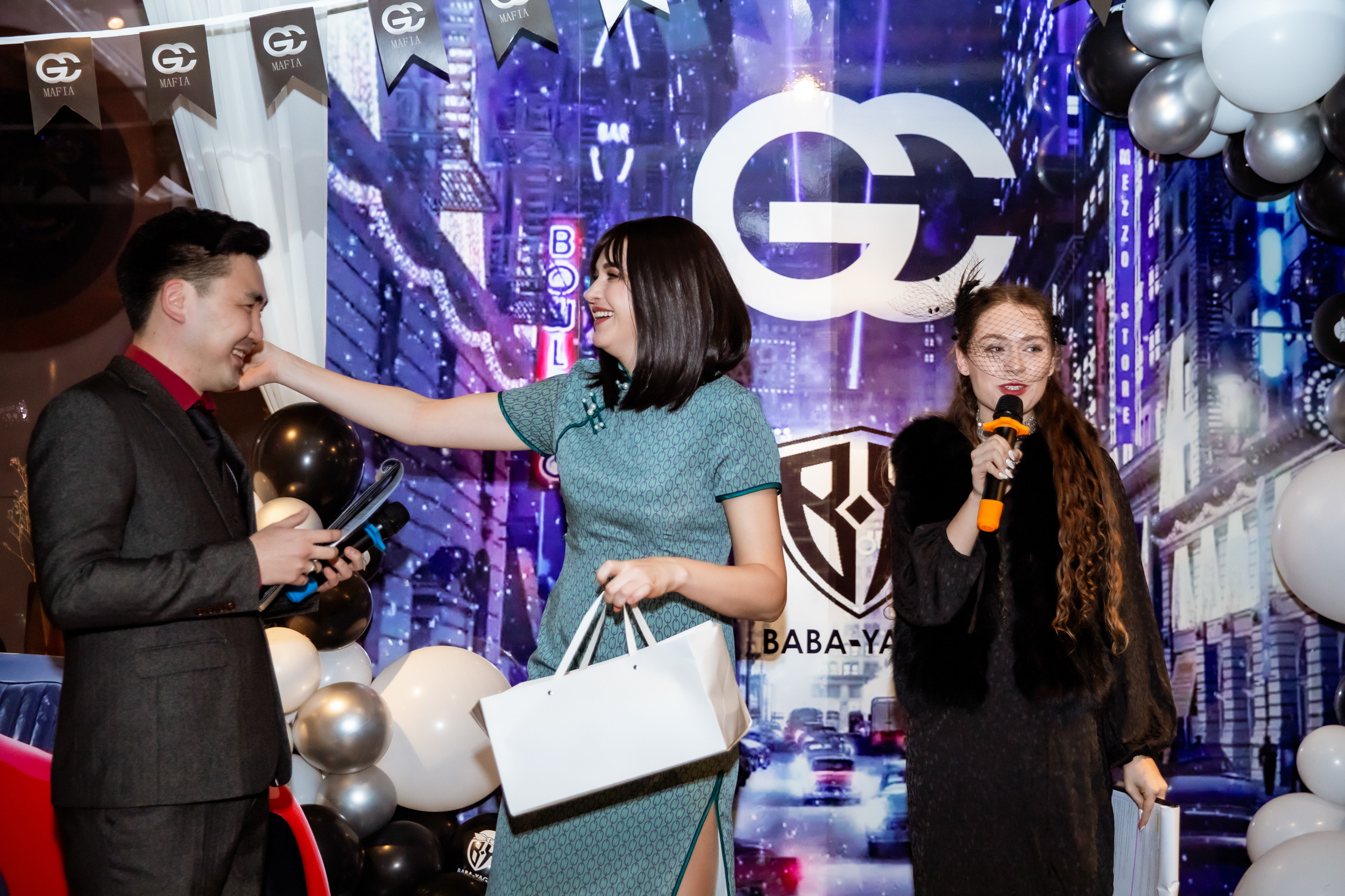 Corporate party in the style of a gangster party. Photographer in Shanghai — Lola Pidluskaya