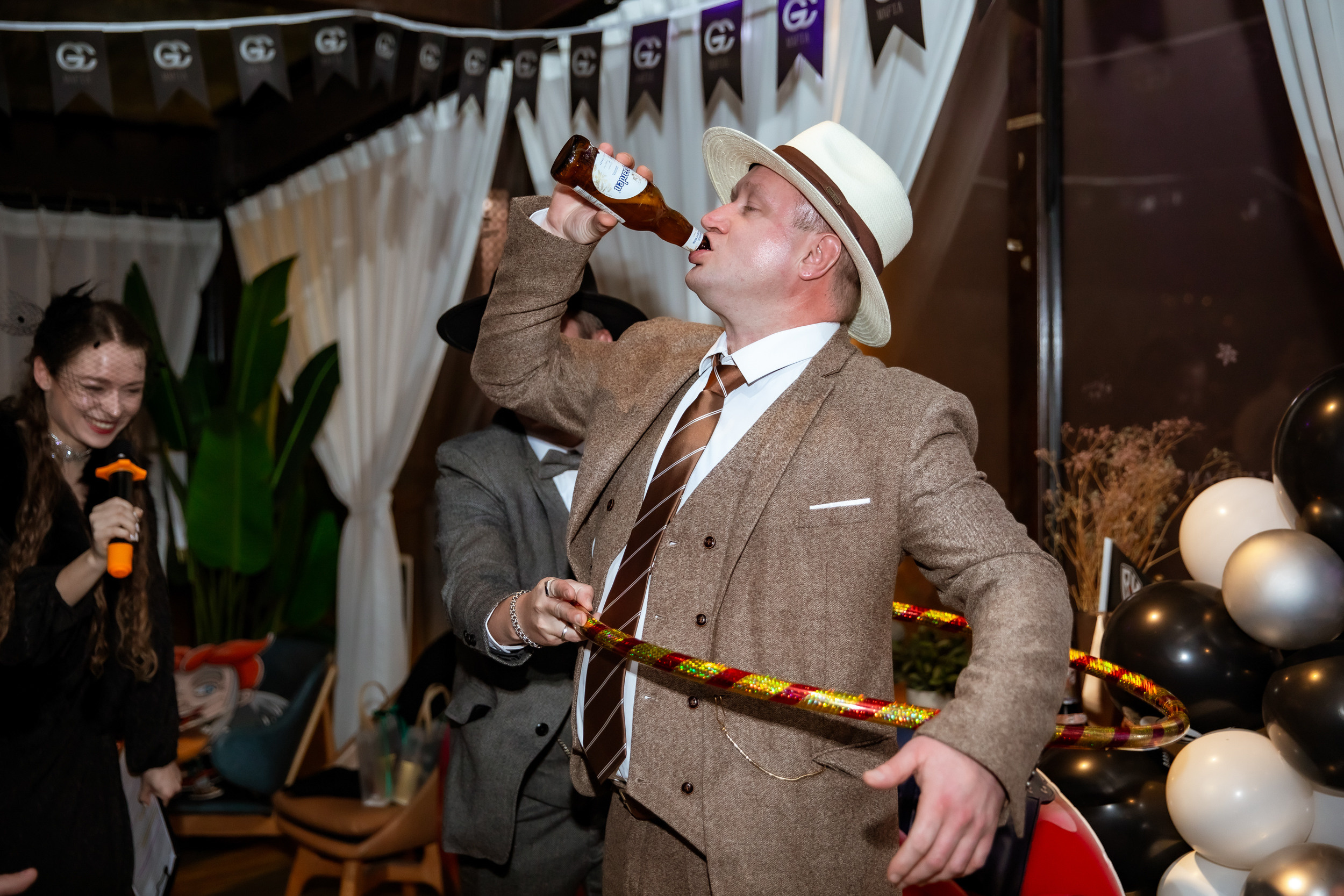 Corporate party in the style of a gangster party. Photographer in Shanghai — Lola Pidluskaya