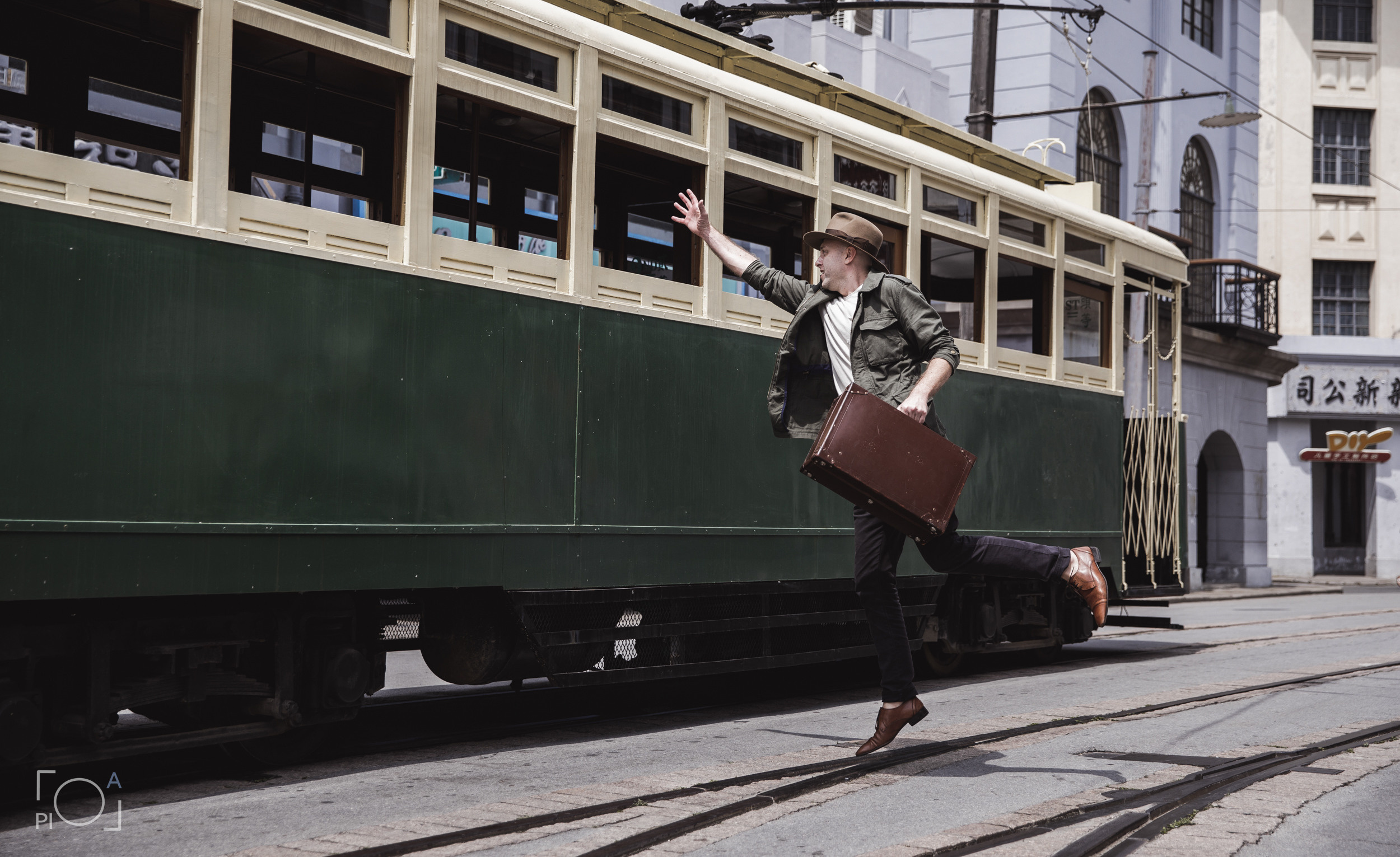 Australian blogger in a Shanghai movie studio. Unretouched. Photographer in Shanghai — Lola Pidluskaya