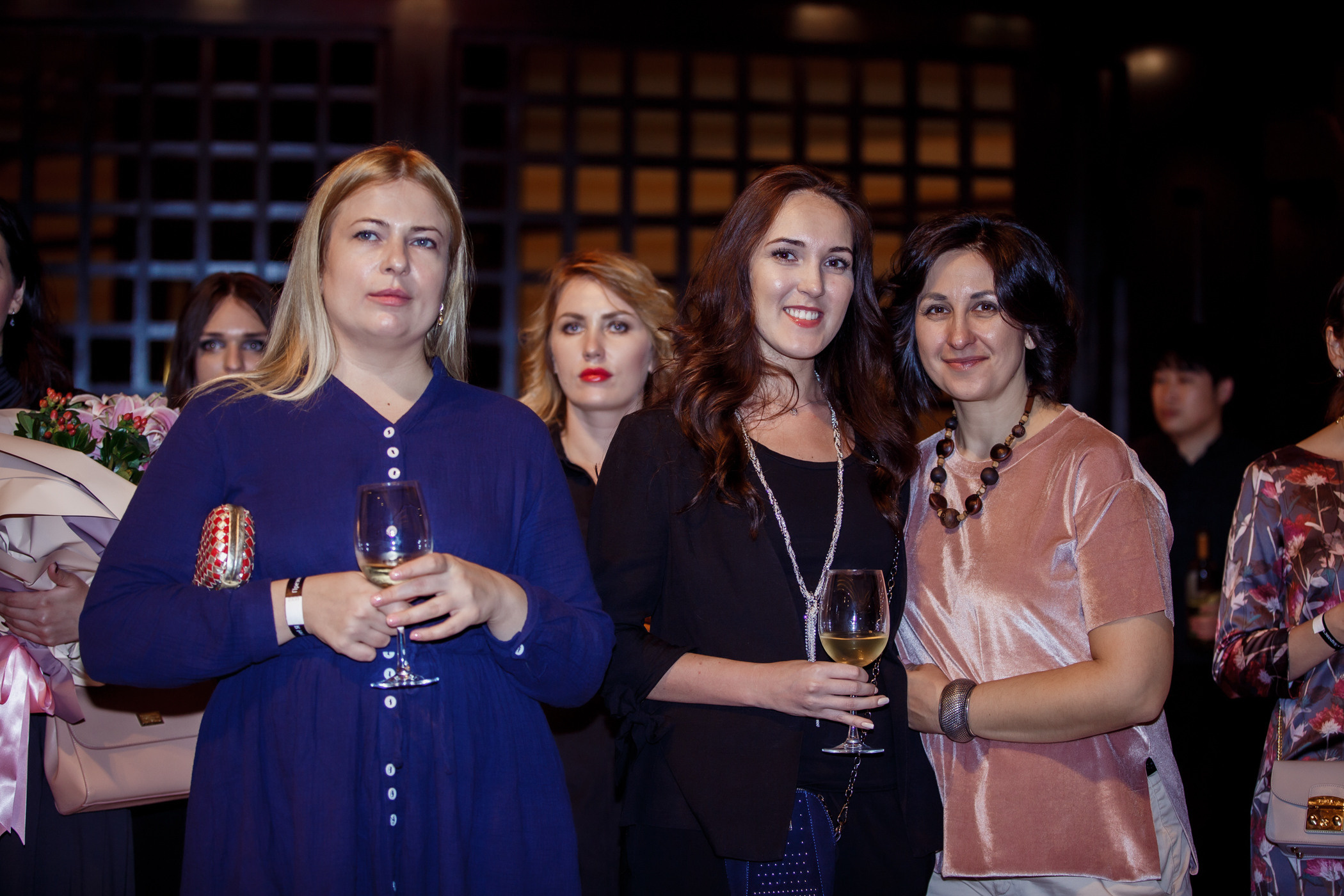 Презентация книги Д. Высоцкой. Фотограф в Шанхае — Лола Пидлуская