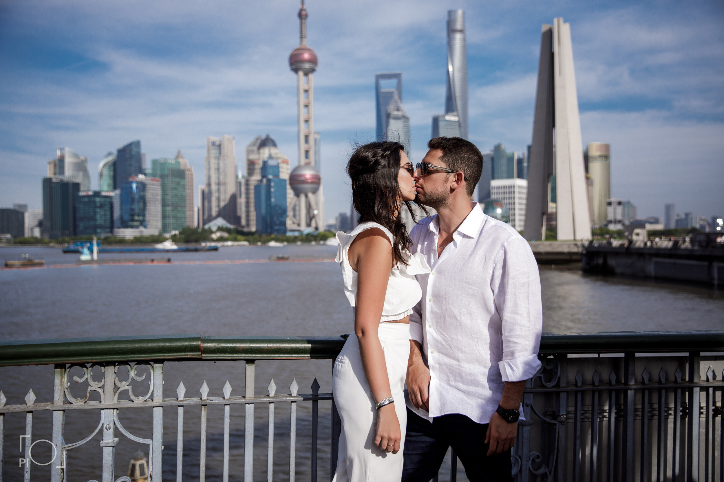 Романтическая прогулка: Фотосессия Бен и Лиор в двух знаковых местах Ш. Фотограф в Шанхае — Лола Пидлуская