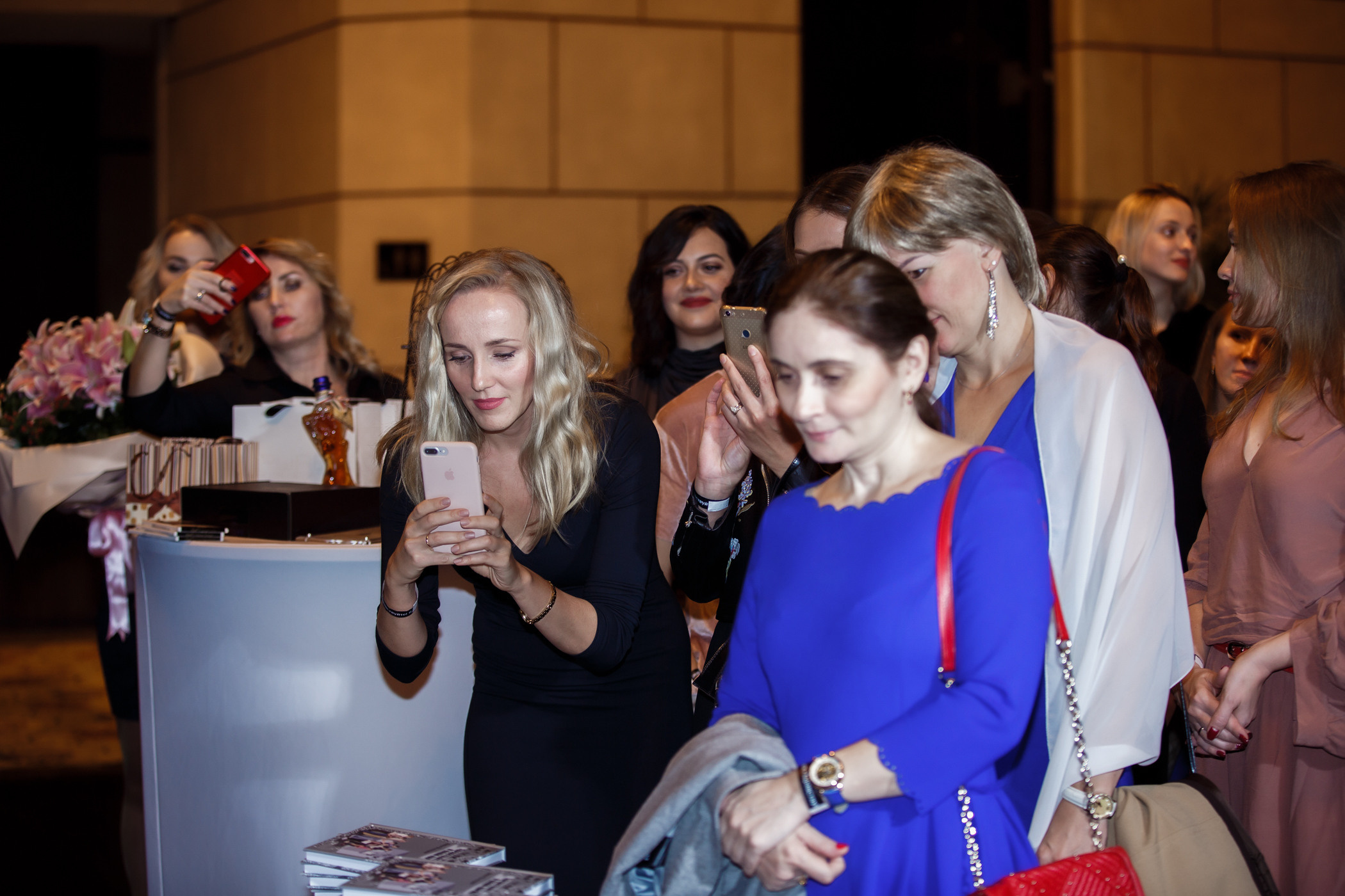 Презентация книги Д. Высоцкой. Фотограф в Шанхае — Лола Пидлуская