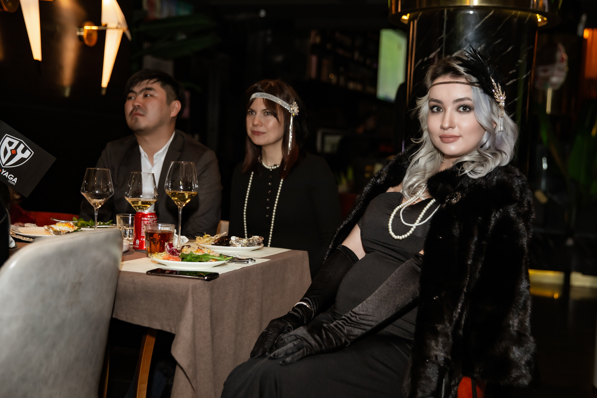 Corporate party in the style of a gangster party. Photographer in Shanghai — Lola Pidluskaya