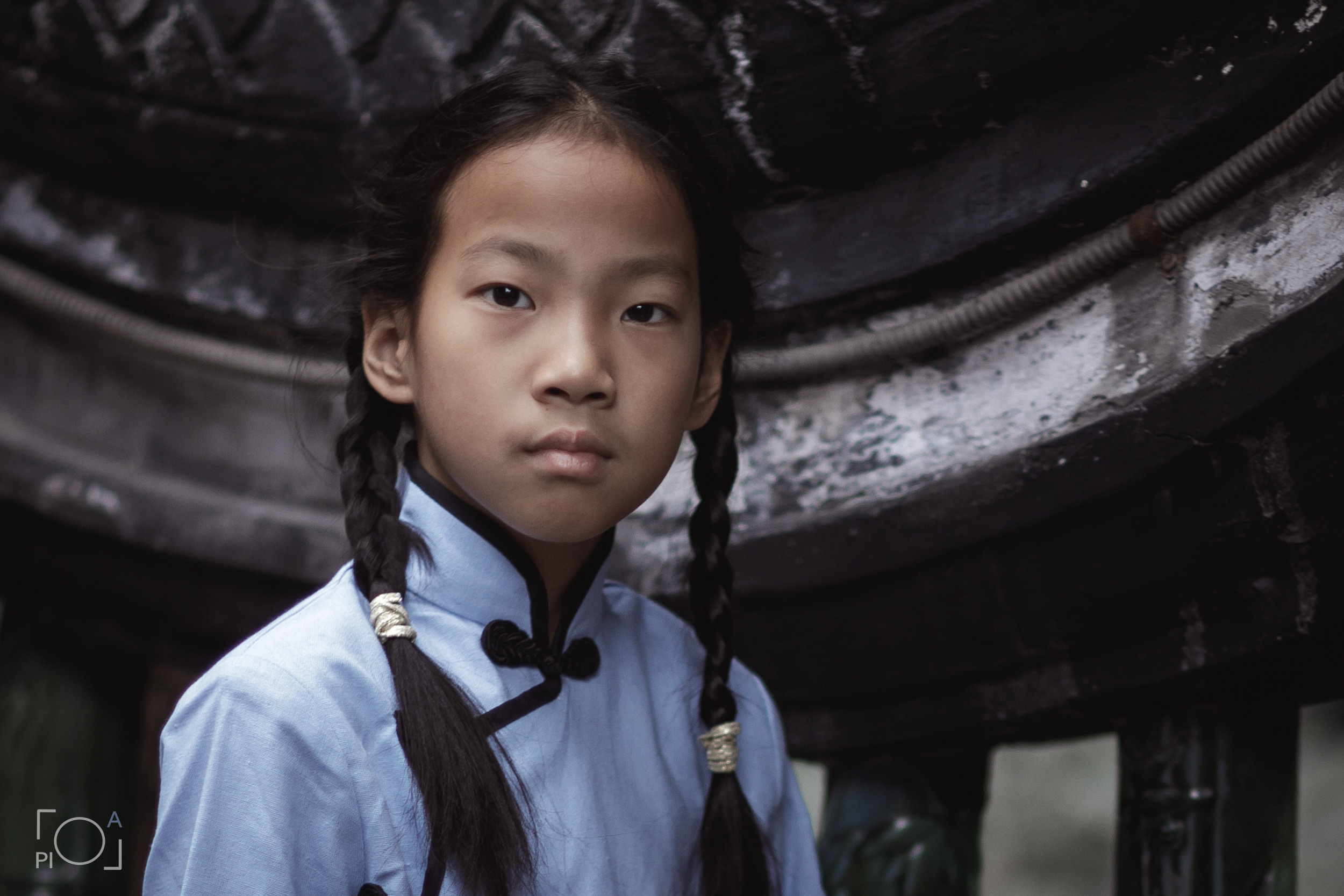 Фотосессия для девочки в китайском школьном костюме 1960х, Yu Garden. Фотограф в Шанхае — Лола Пидлуская