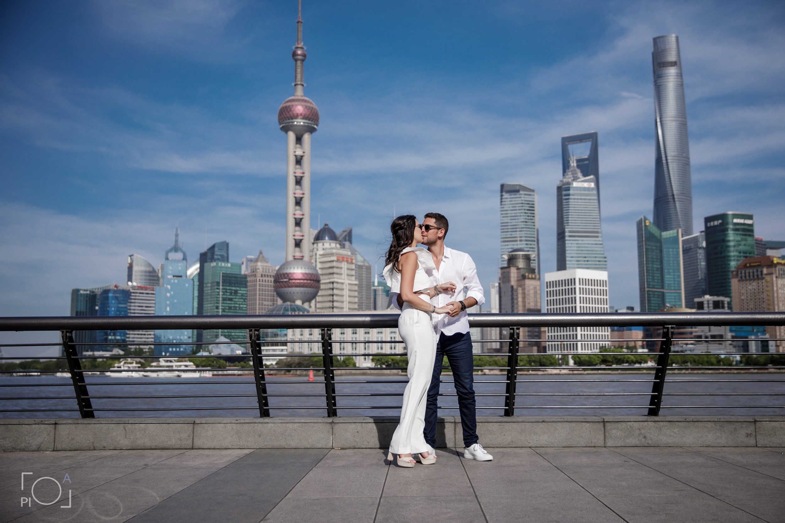 Романтическая прогулка: Фотосессия Бен и Лиор в двух знаковых местах Ш. Фотограф в Шанхае — Лола Пидлуская