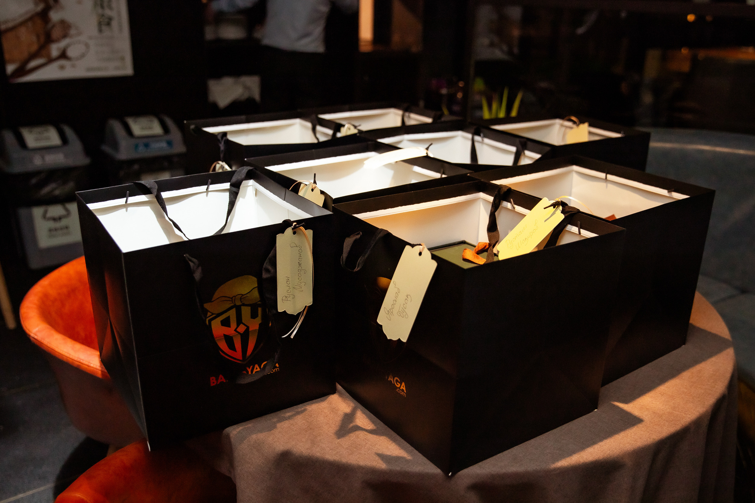 Corporate party in the style of a gangster party. Photographer in Shanghai — Lola Pidluskaya