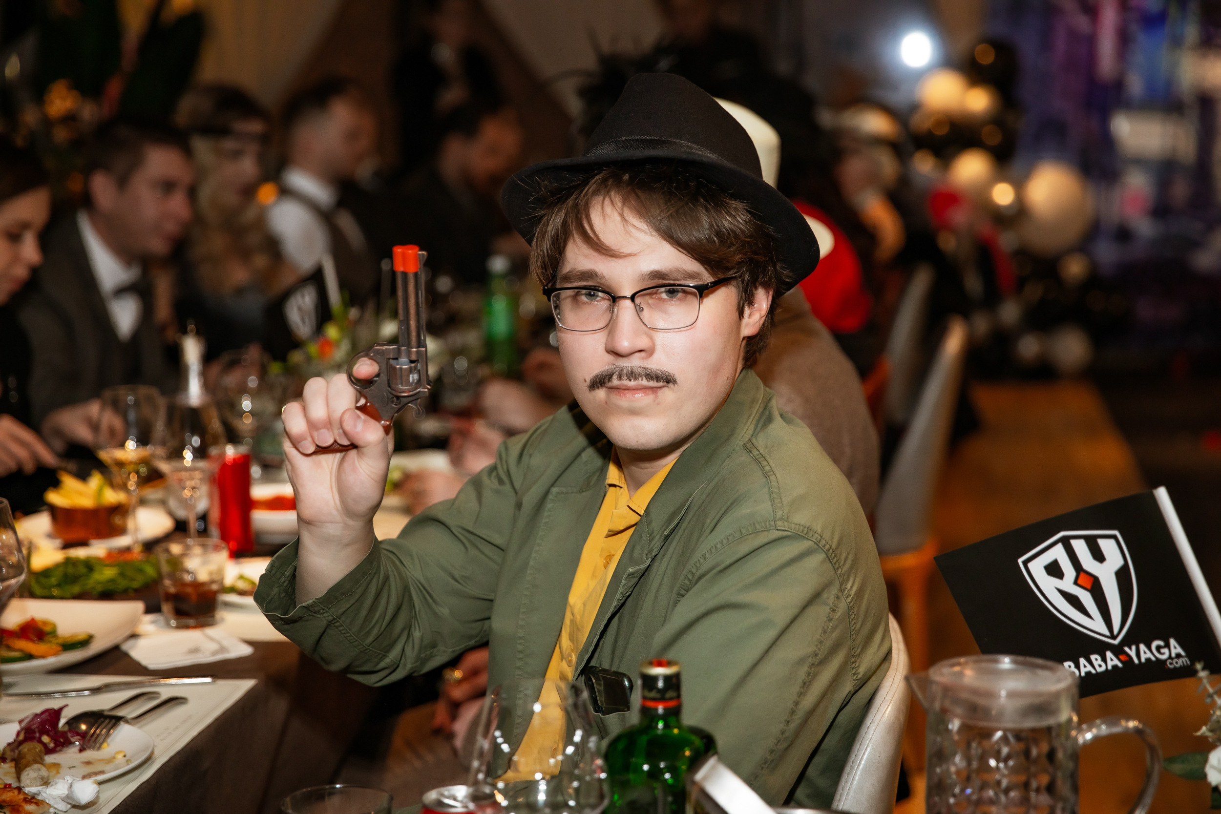 Corporate party in the style of a gangster party. Photographer in Shanghai — Lola Pidluskaya