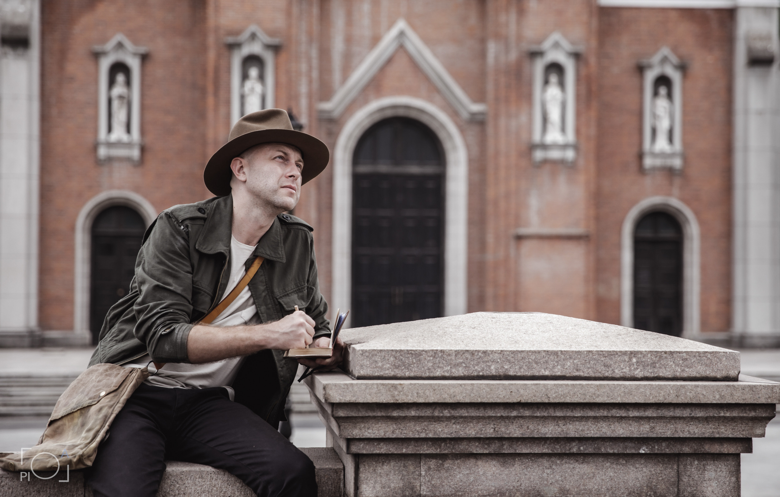 Australian blogger in a Shanghai movie studio. Unretouched. Photographer in Shanghai — Lola Pidluskaya