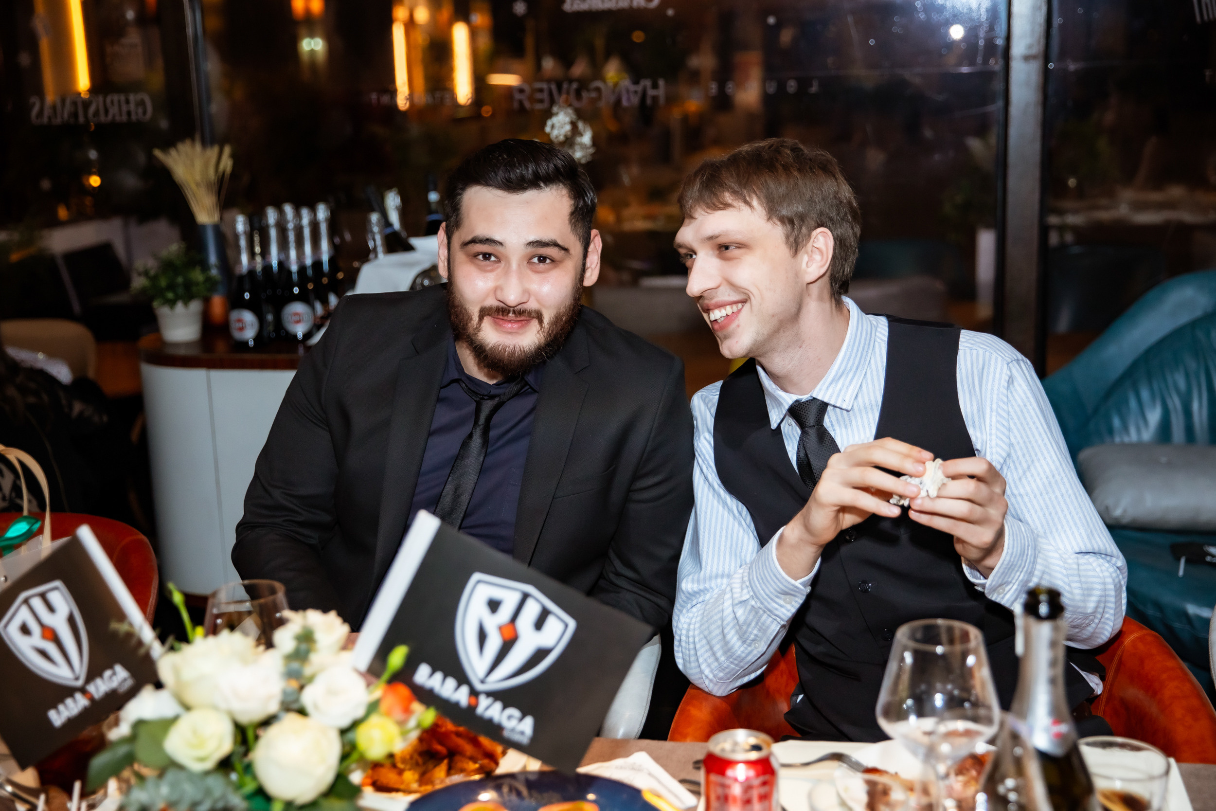 Corporate party in the style of a gangster party. Photographer in Shanghai — Lola Pidluskaya