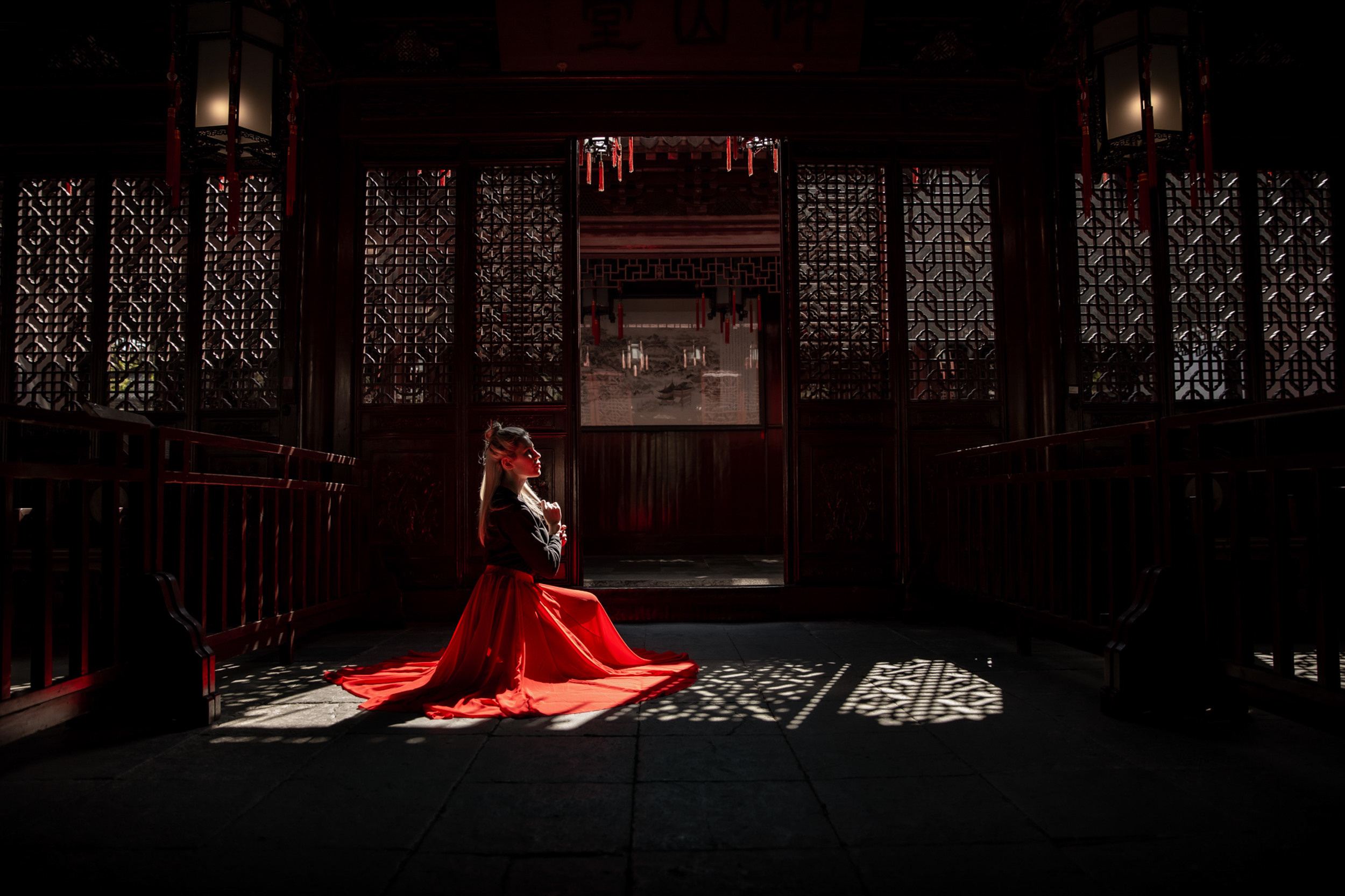 Фотосессия в Саду радости для блогера. Фотограф в Шанхае — Лола Пидлуская