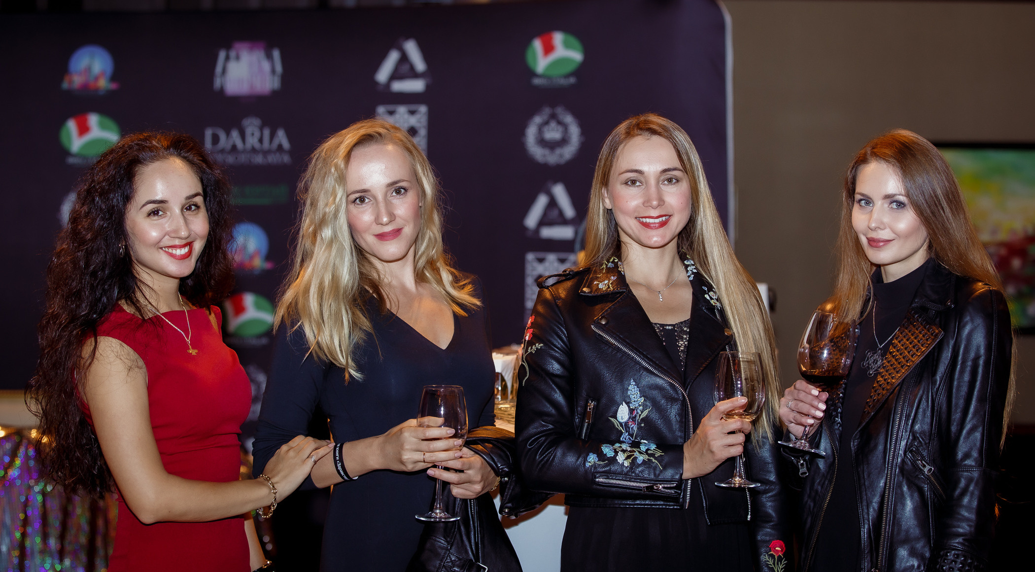 Презентация книги Д. Высоцкой. Фотограф в Шанхае — Лола Пидлуская