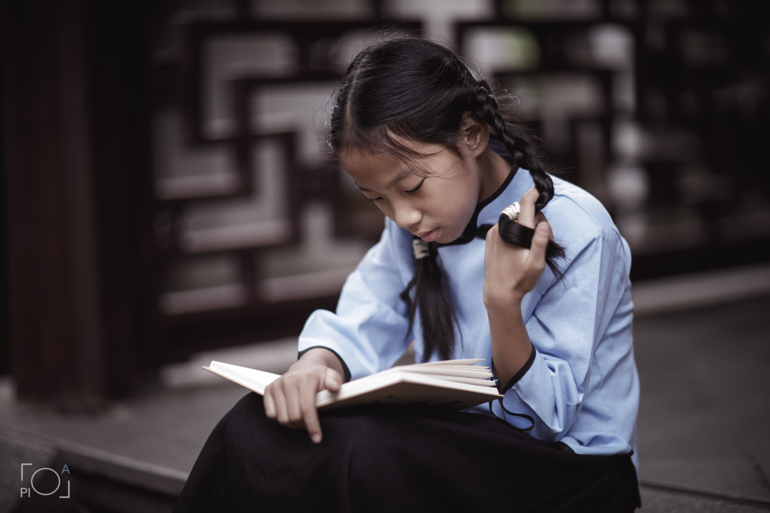 Фотосессия для девочки в китайском школьном костюме 1960х, Yu Garden. Фотограф в Шанхае — Лола Пидлуская