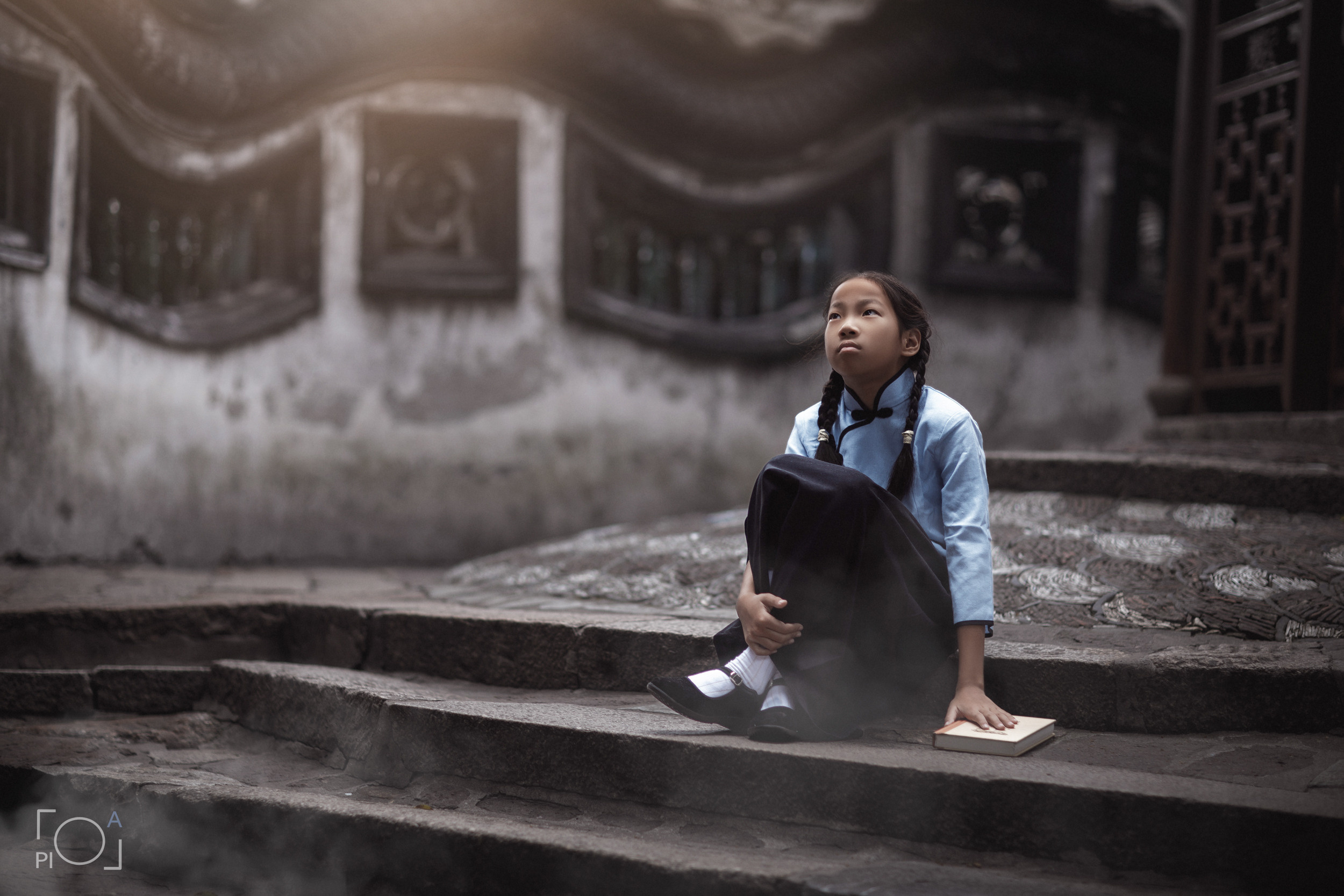 Фотосессия для девочки в китайском школьном костюме 1960х, Yu Garden. Фотограф в Шанхае — Лола Пидлуская