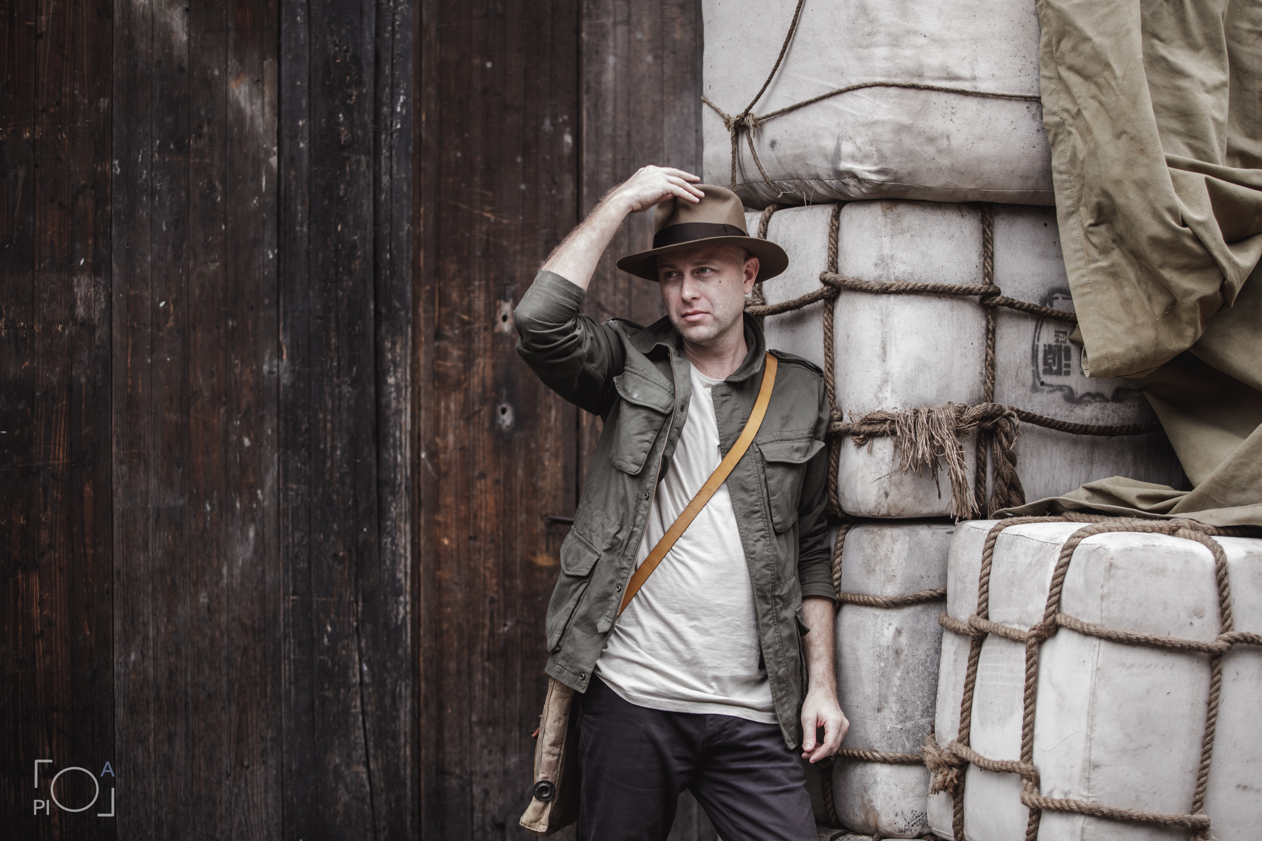 Australian blogger in a Shanghai movie studio. Unretouched. Photographer in Shanghai — Lola Pidluskaya