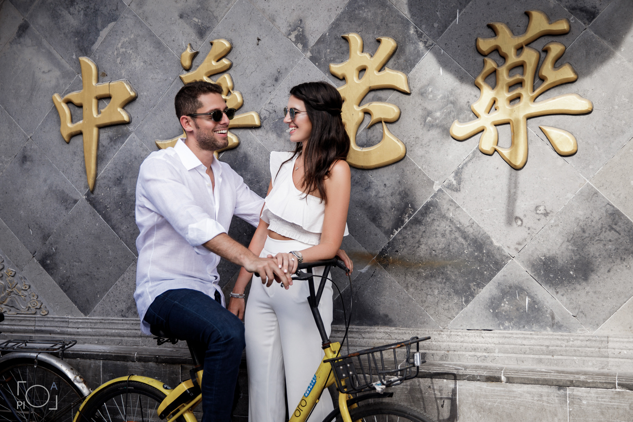 Романтическая прогулка: Фотосессия Бен и Лиор в двух знаковых местах Ш. Фотограф в Шанхае — Лола Пидлуская
