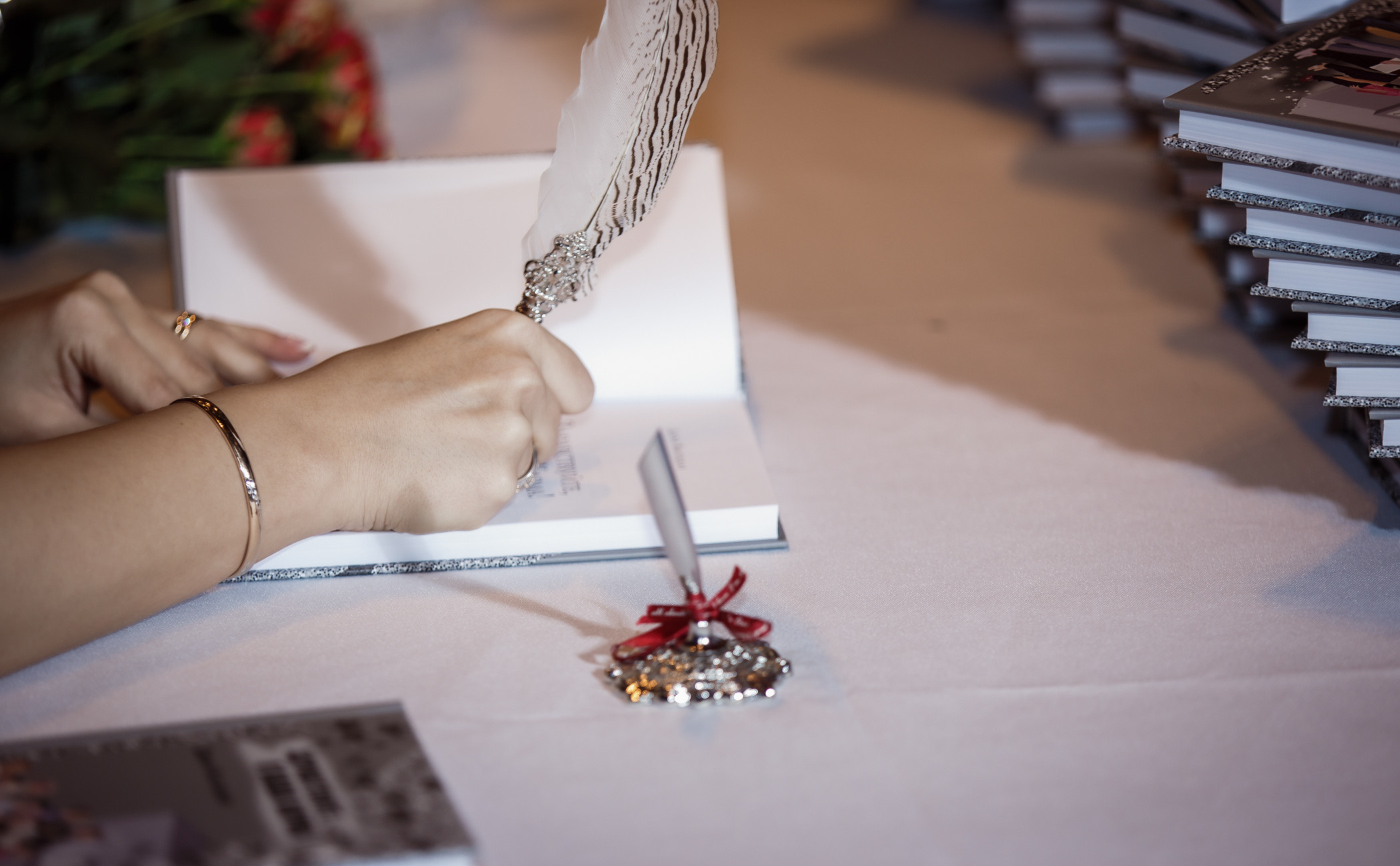 Презентация книги Д. Высоцкой. Фотограф в Шанхае — Лола Пидлуская