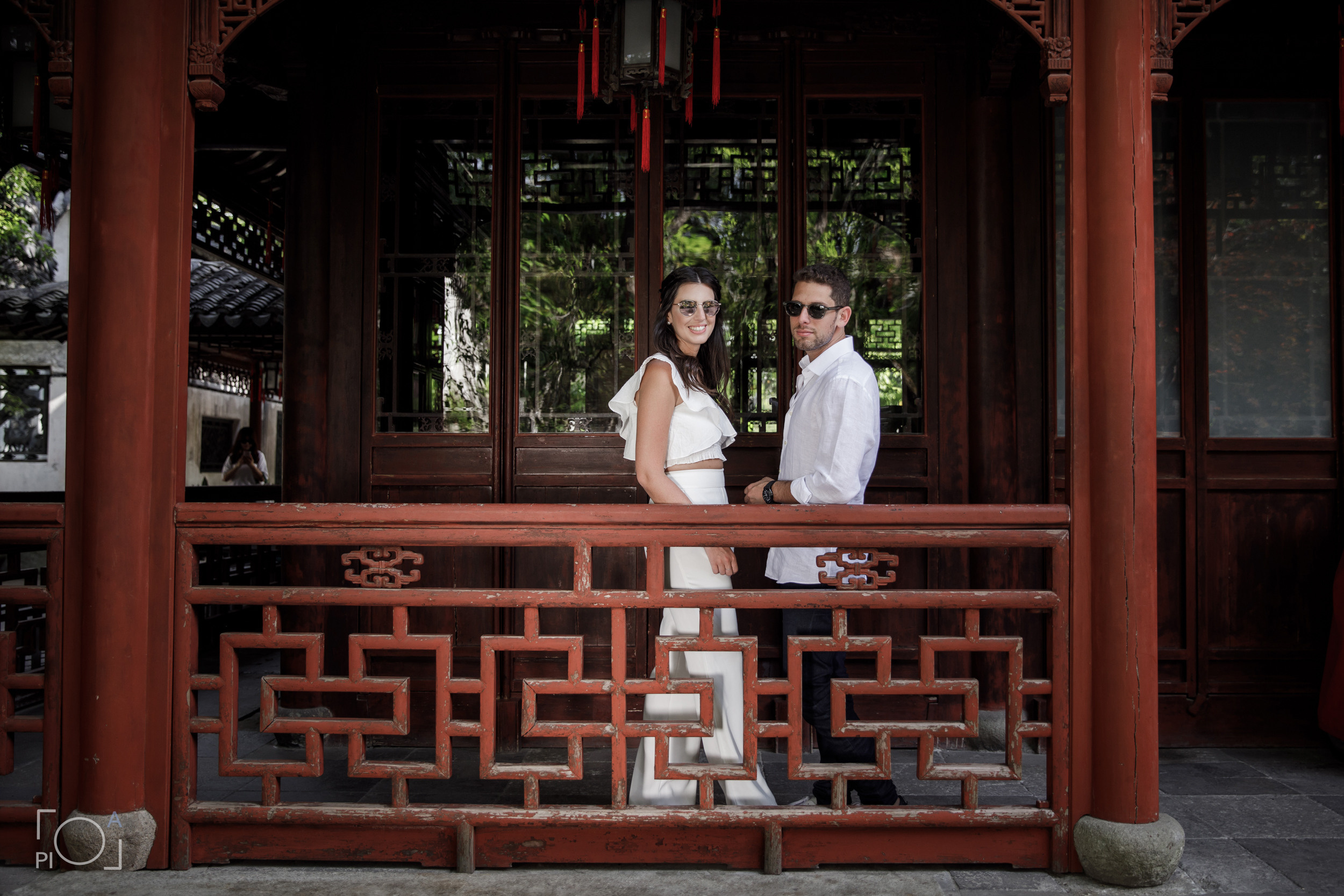 Романтическая прогулка: Фотосессия Бен и Лиор в двух знаковых местах Ш. Фотограф в Шанхае — Лола Пидлуская