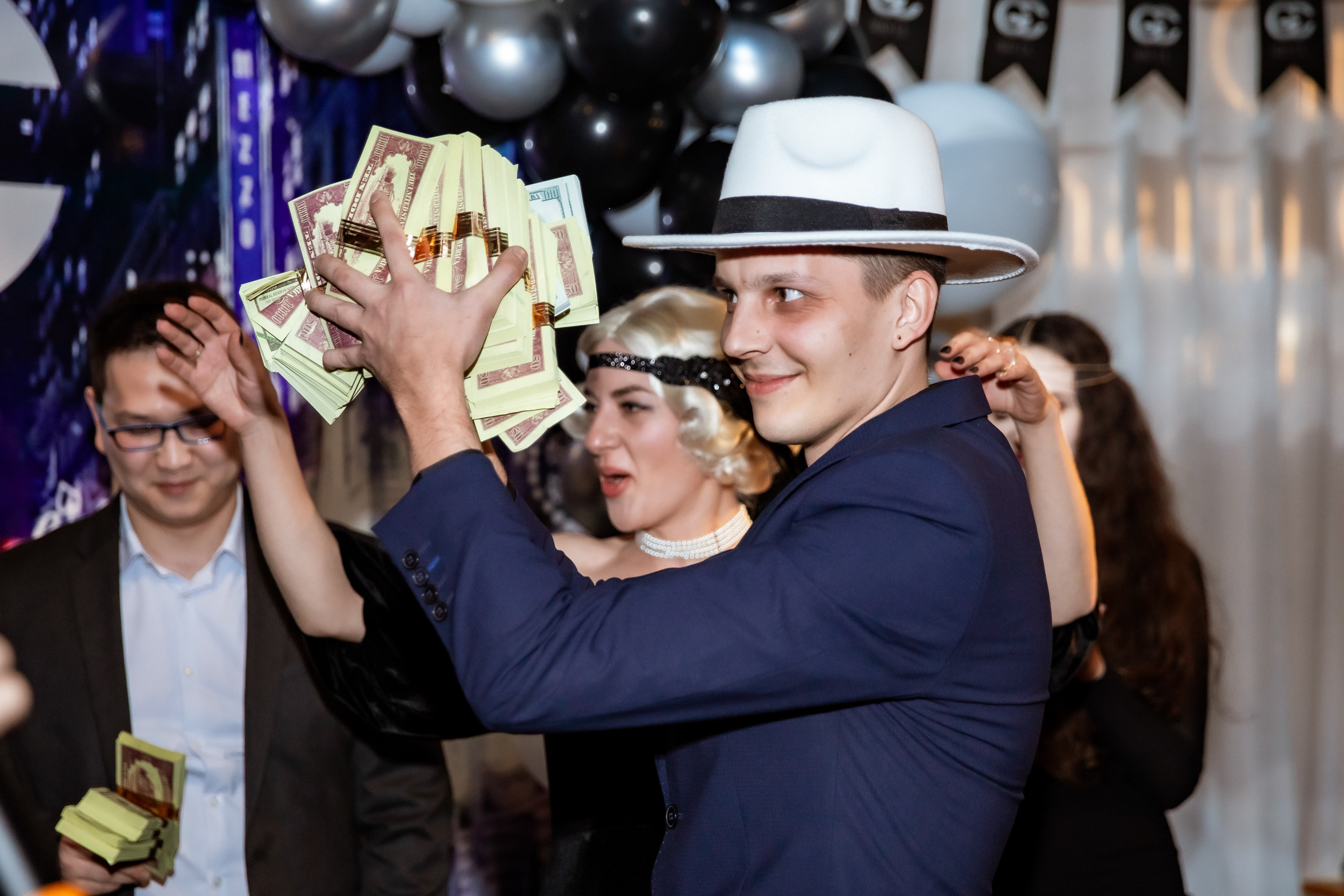 Corporate party in the style of a gangster party. Photographer in Shanghai — Lola Pidluskaya